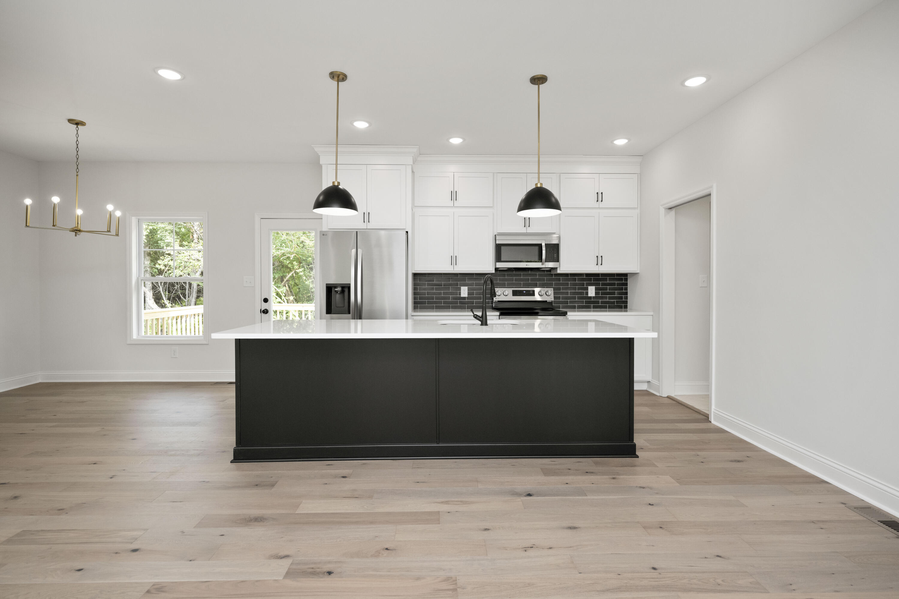 Richmond, Kentucky 40475, United States, 4 Bedrooms Bedrooms, ,3 BathroomsBathrooms,Residential,Active,151092