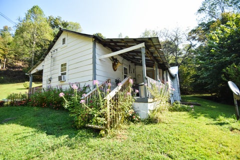Property photo of 284 Happy Top Road, Mckee, KY 40447