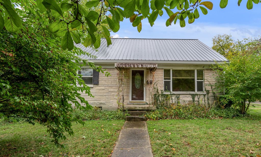 Photo of 634 Cardinal Lane, Lexington, KY 40503 (MLS # 25504859)