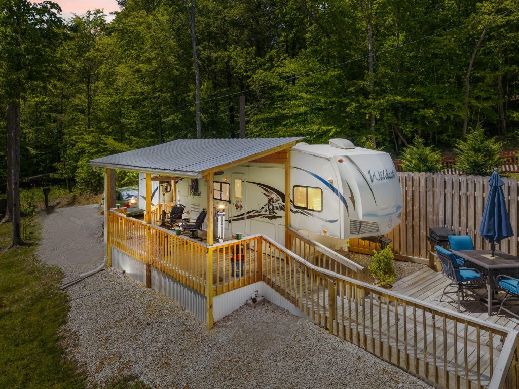 Photo of 108 Spirit View Lake Dr, Campton, KY 41301 (MLS # 26012619)