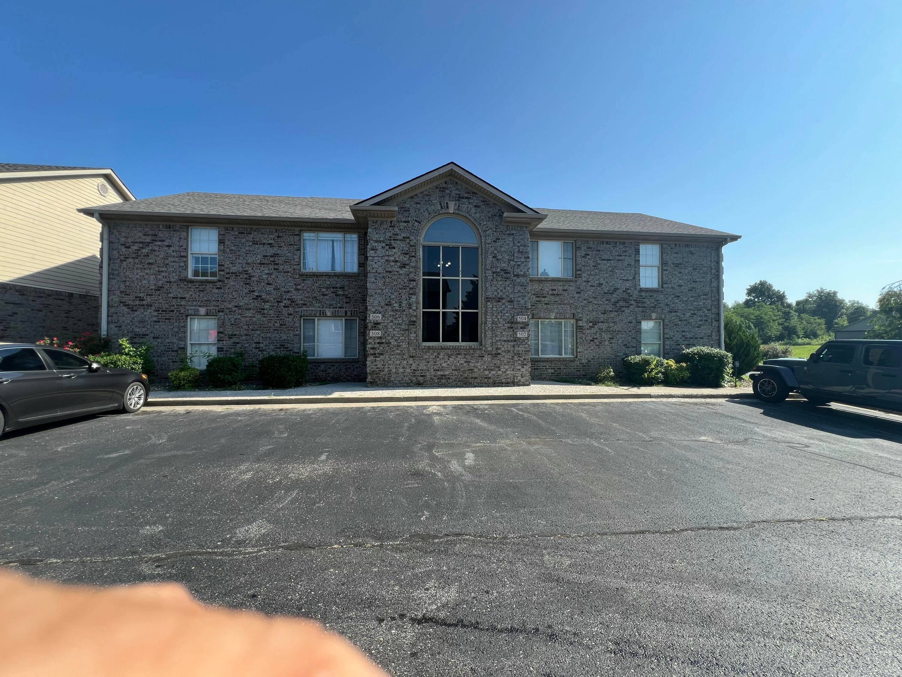 502-632 502-632 Nandino Cir Circle