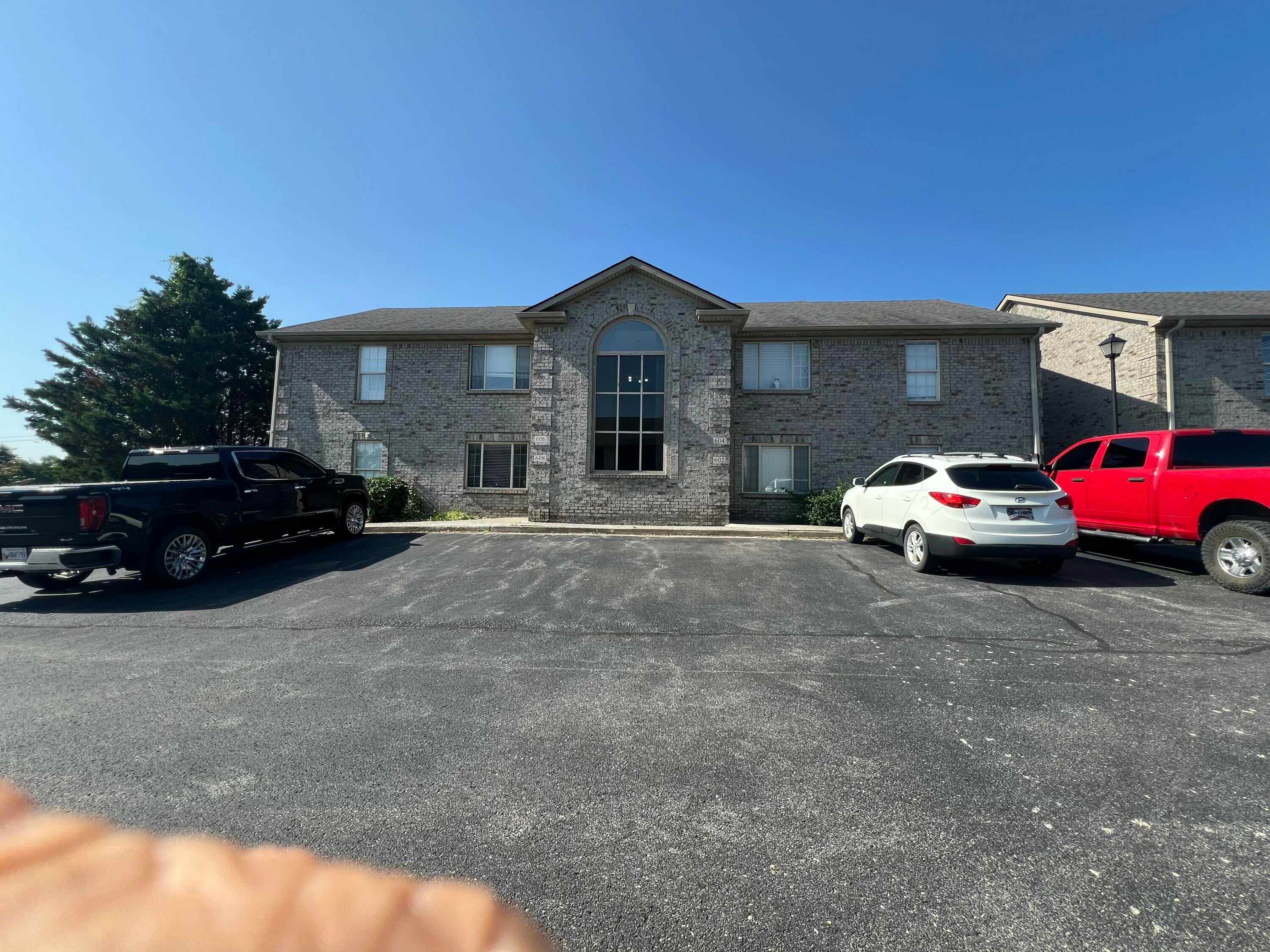 502-632 502-632 Nandino Cir Circle