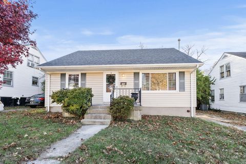 Photo of 154 Northwood Drive, Lexington, KY 40505 (MLS # 25506617)