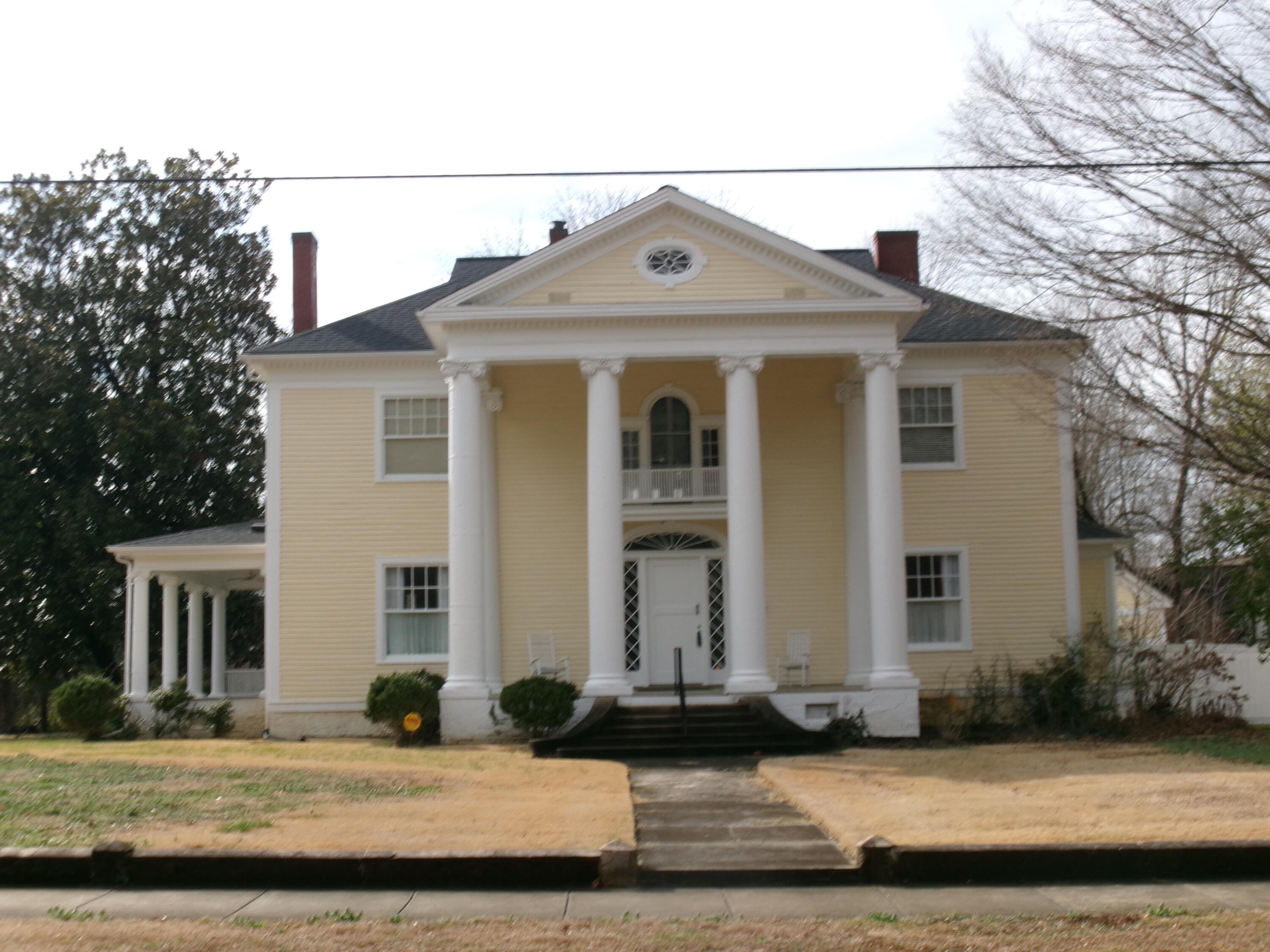 Photo 1 of 34 — 629 S 2nd Street, Mayfield, KY 42066