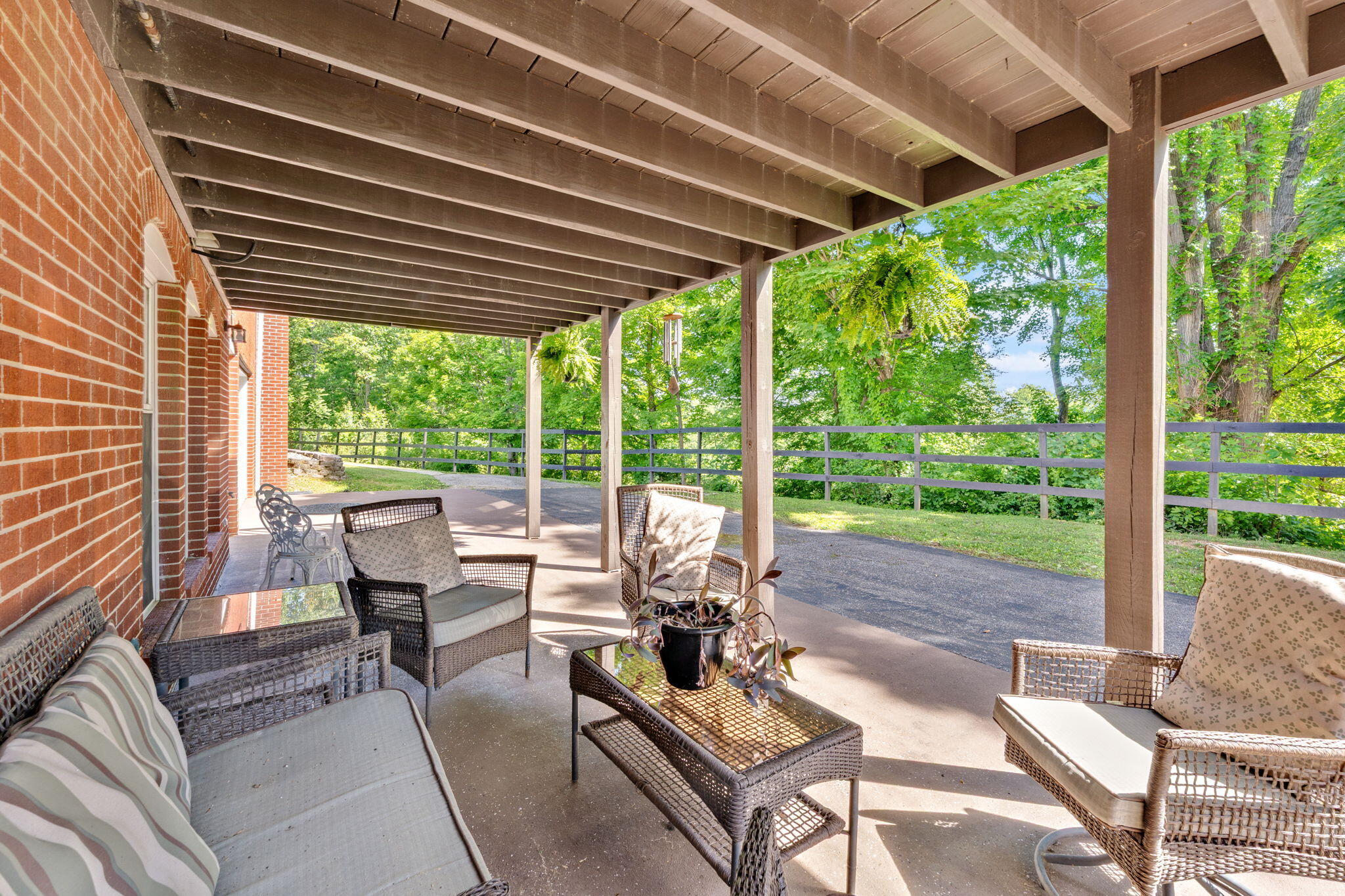 Somerset, Kentucky, 42503, United States, 4 Bedrooms Bedrooms, ,5 BathroomsBathrooms,Residential,Active,2052049