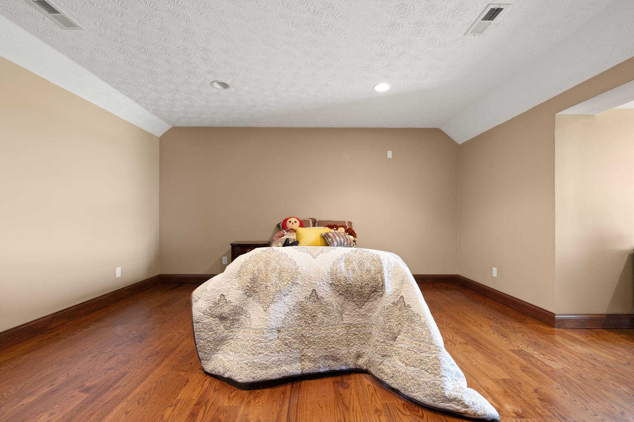Somerset, Kentucky, 42503, United States, 4 Bedrooms Bedrooms, ,5 BathroomsBathrooms,Residential,Active,2052049
