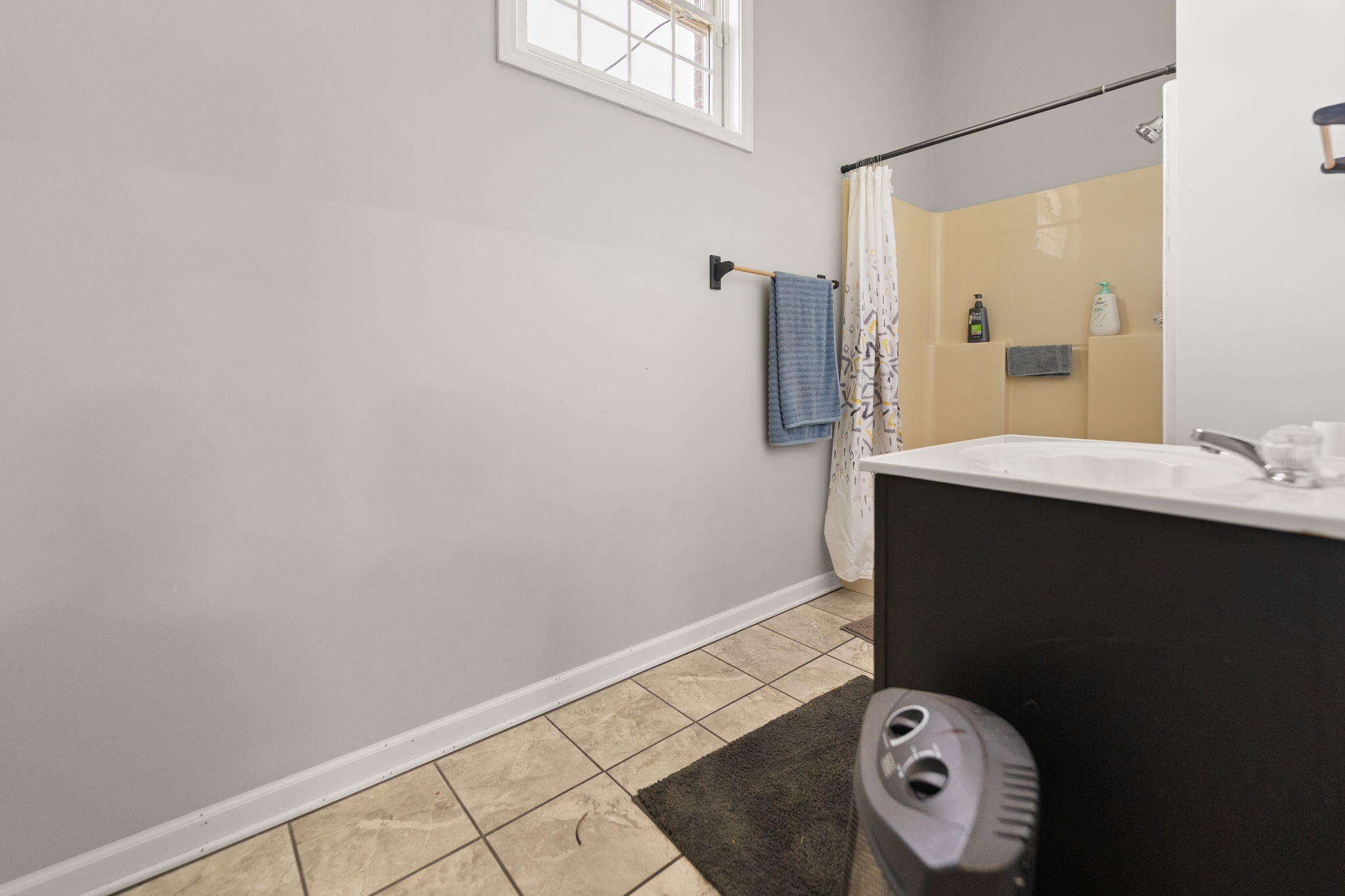Somerset, Kentucky, 42503, United States, 4 Bedrooms Bedrooms, ,5 BathroomsBathrooms,Residential,Active,2052049
