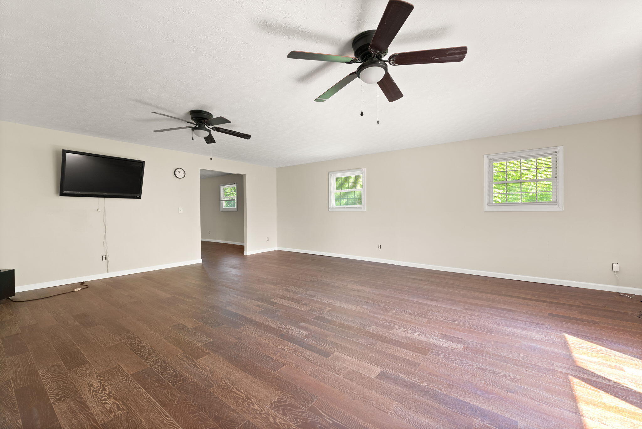 Somerset, Kentucky, 42503, United States, 4 Bedrooms Bedrooms, ,5 BathroomsBathrooms,Residential,Active,2052049