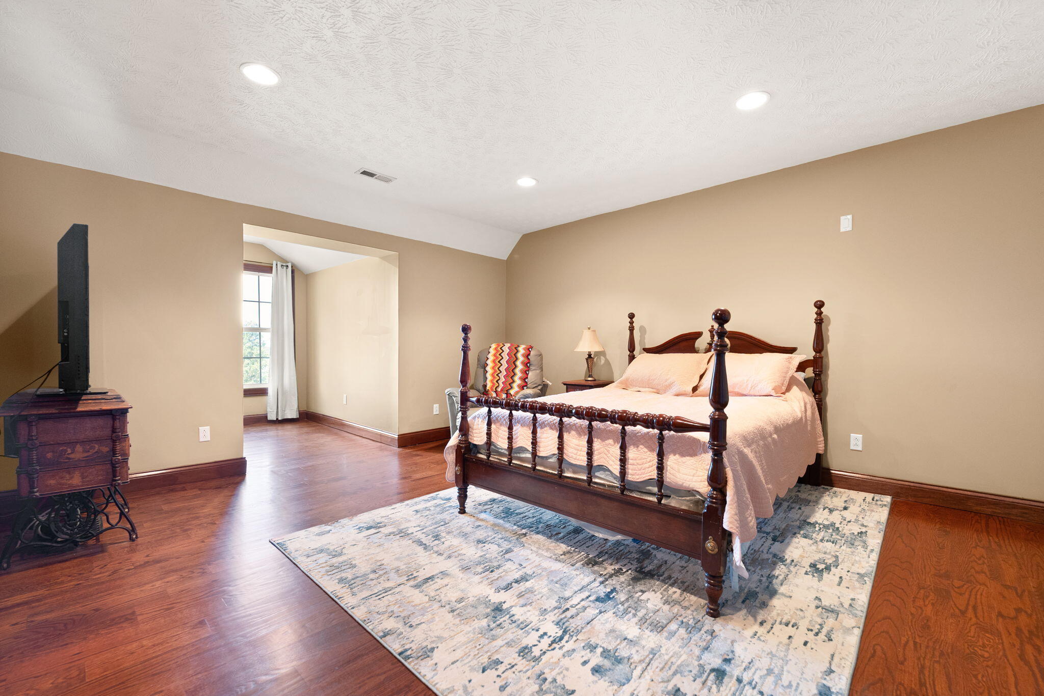 Somerset, Kentucky, 42503, United States, 4 Bedrooms Bedrooms, ,5 BathroomsBathrooms,Residential,Active,2052049