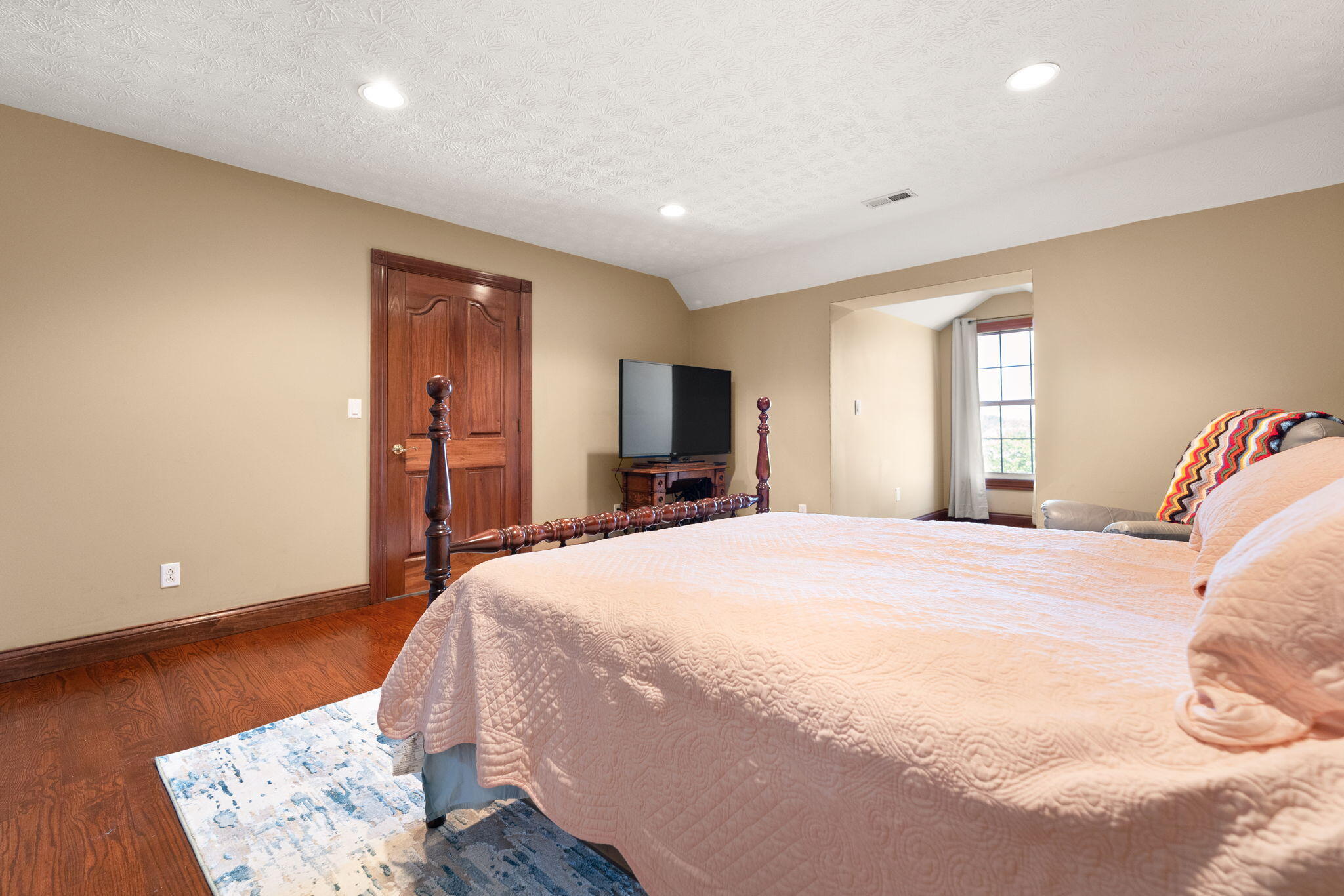 Somerset, Kentucky, 42503, United States, 4 Bedrooms Bedrooms, ,5 BathroomsBathrooms,Residential,Active,2052049