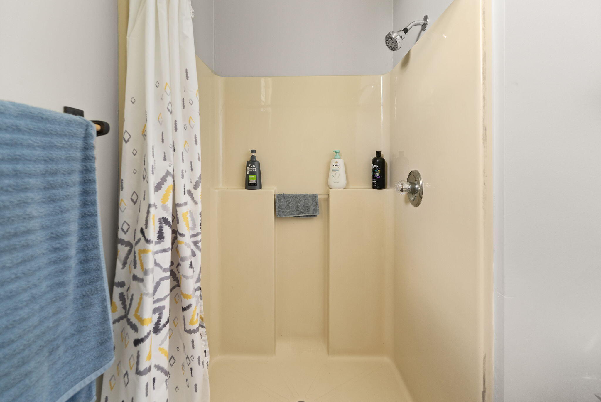 Somerset, Kentucky, 42503, United States, 4 Bedrooms Bedrooms, ,5 BathroomsBathrooms,Residential,Active,2052049