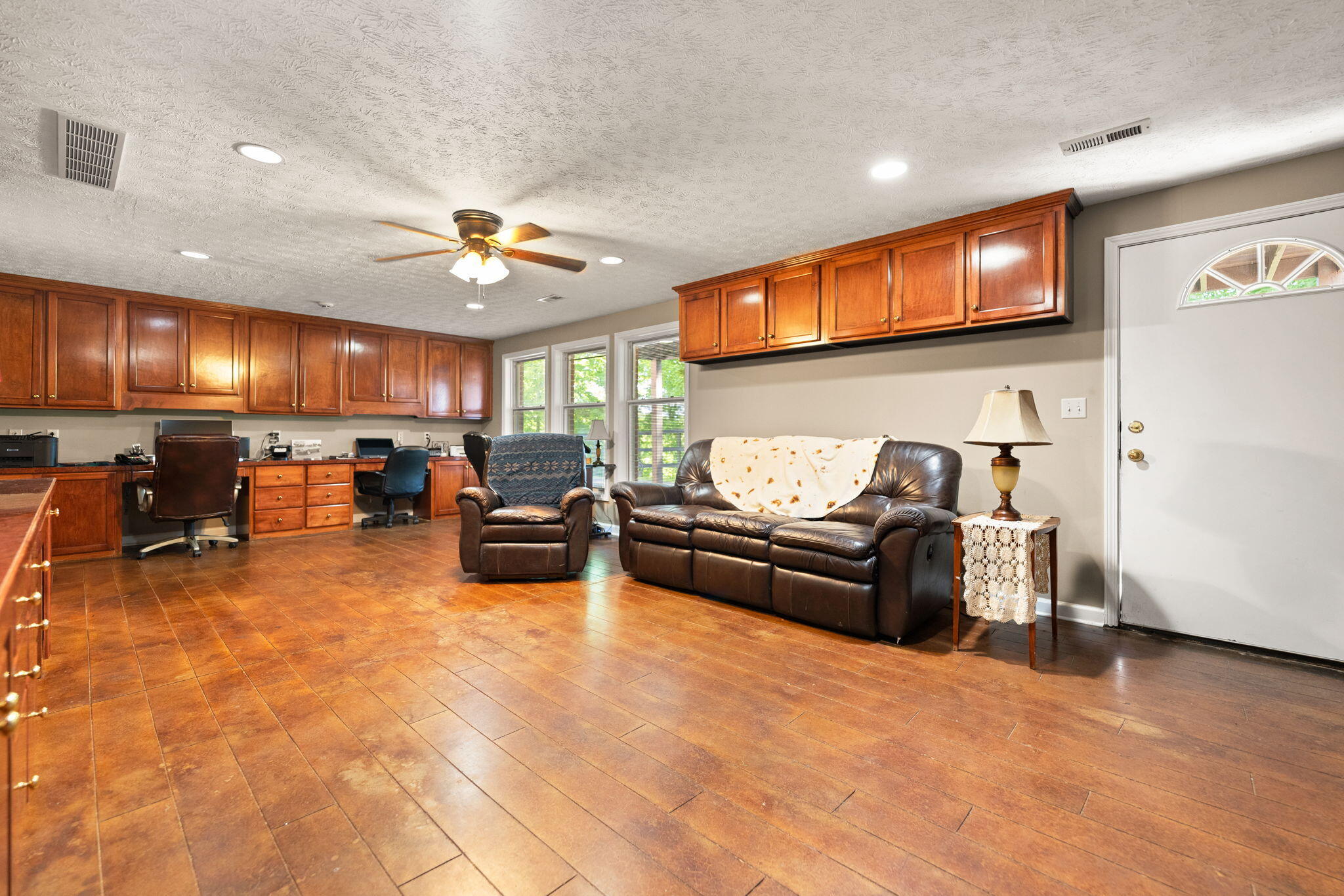 Somerset, Kentucky, 42503, United States, 4 Bedrooms Bedrooms, ,5 BathroomsBathrooms,Residential,Active,2052049