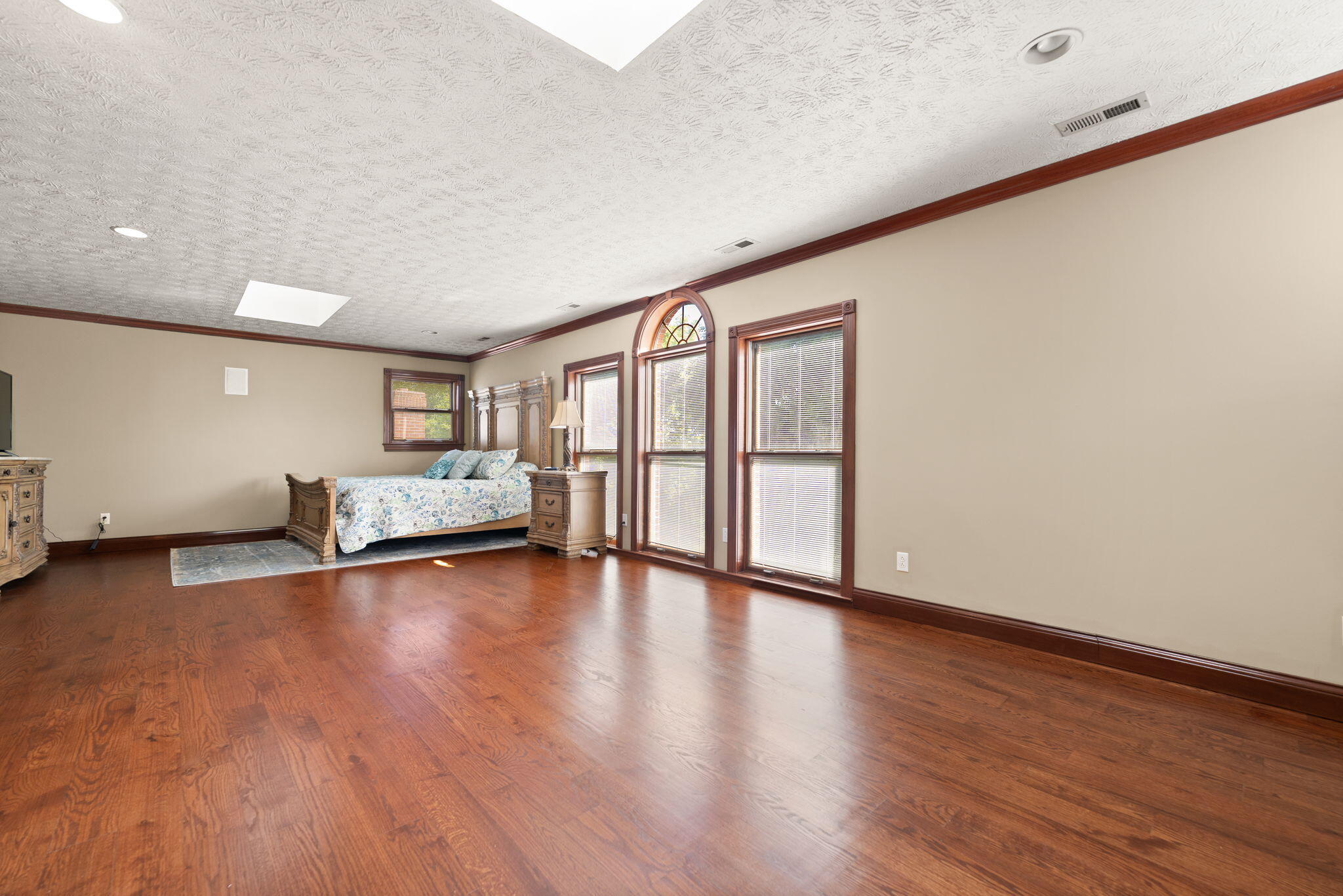 Somerset, Kentucky, 42503, United States, 4 Bedrooms Bedrooms, ,5 BathroomsBathrooms,Residential,Active,2052049