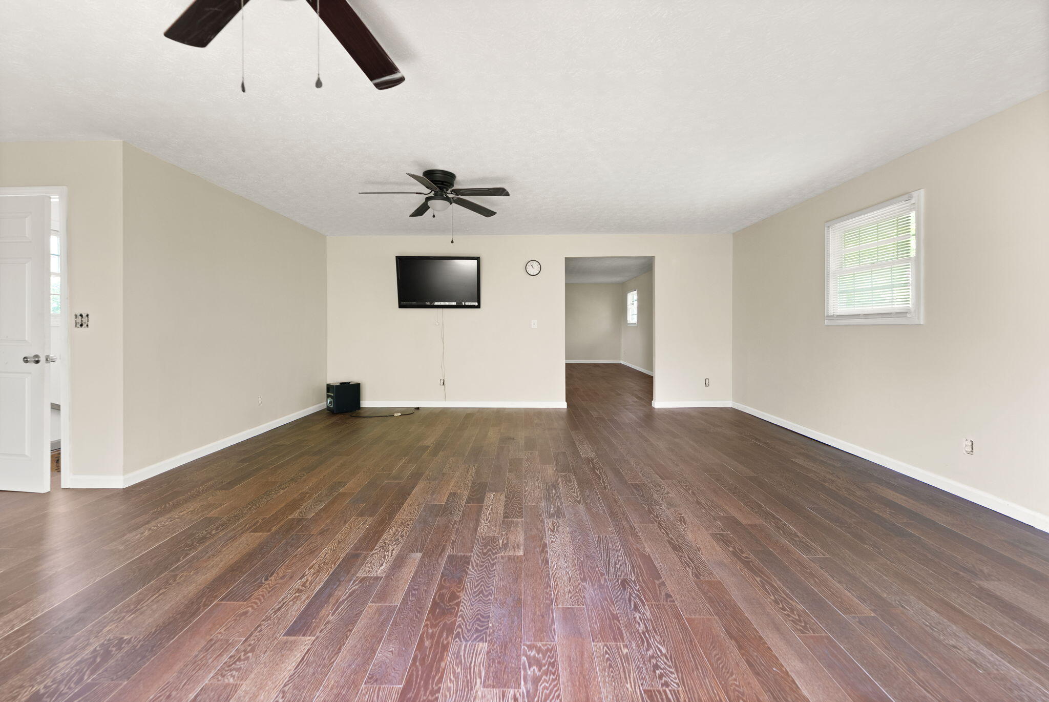 Somerset, Kentucky, 42503, United States, 4 Bedrooms Bedrooms, ,5 BathroomsBathrooms,Residential,Active,2052049