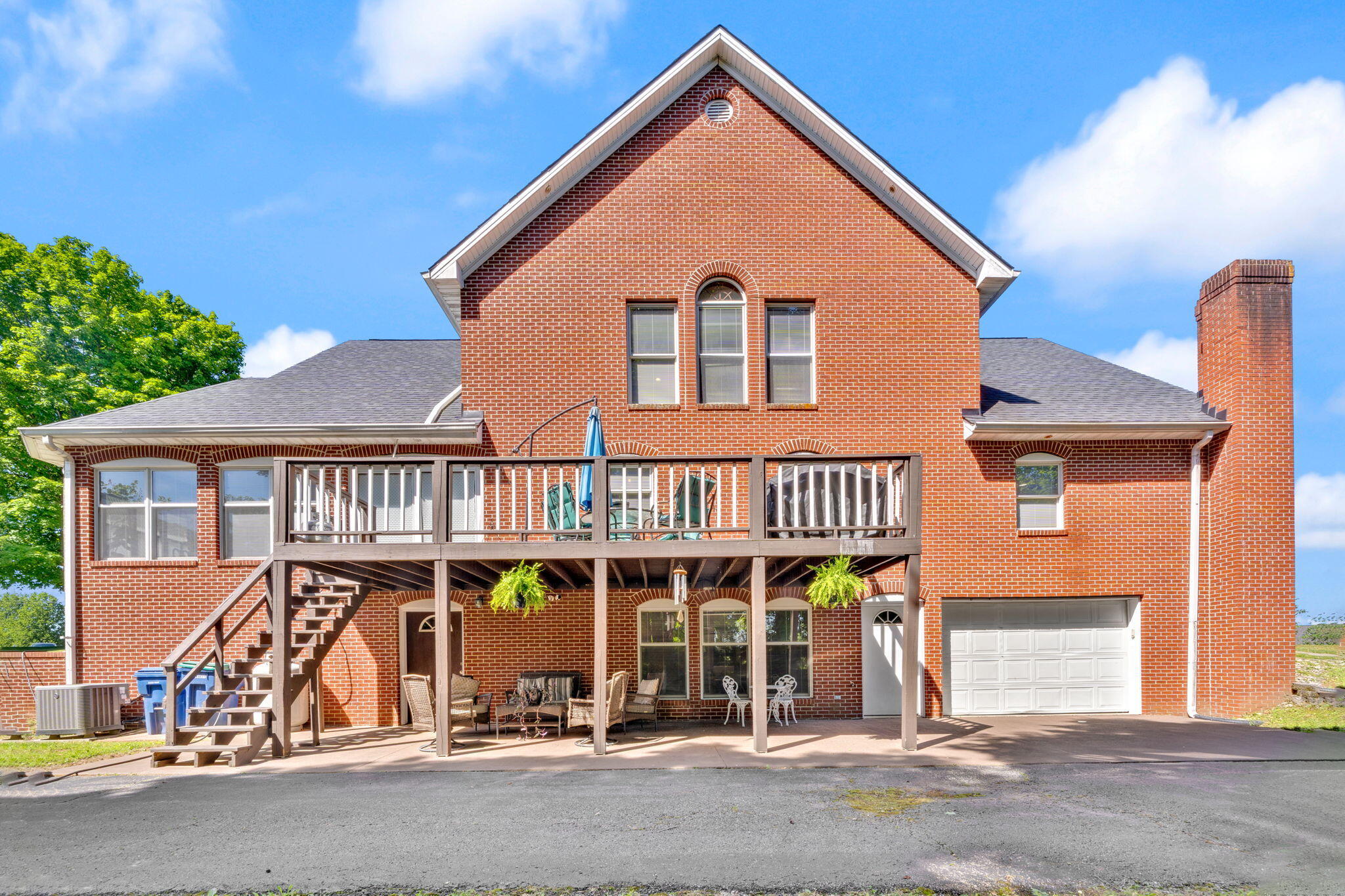 Somerset, Kentucky, 42503, United States, 4 Bedrooms Bedrooms, ,5 BathroomsBathrooms,Residential,Active,2052049