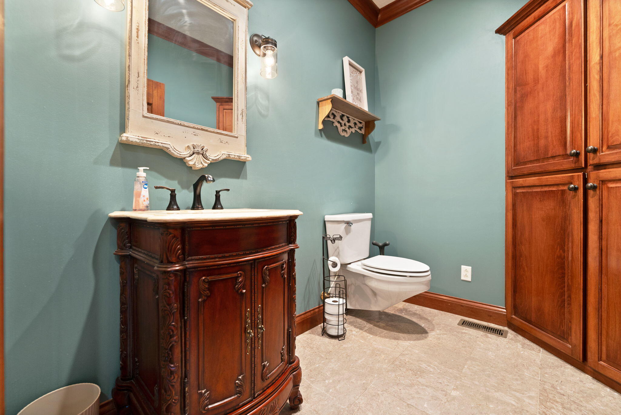Somerset, Kentucky, 42503, United States, 4 Bedrooms Bedrooms, ,5 BathroomsBathrooms,Residential,Active,2052049