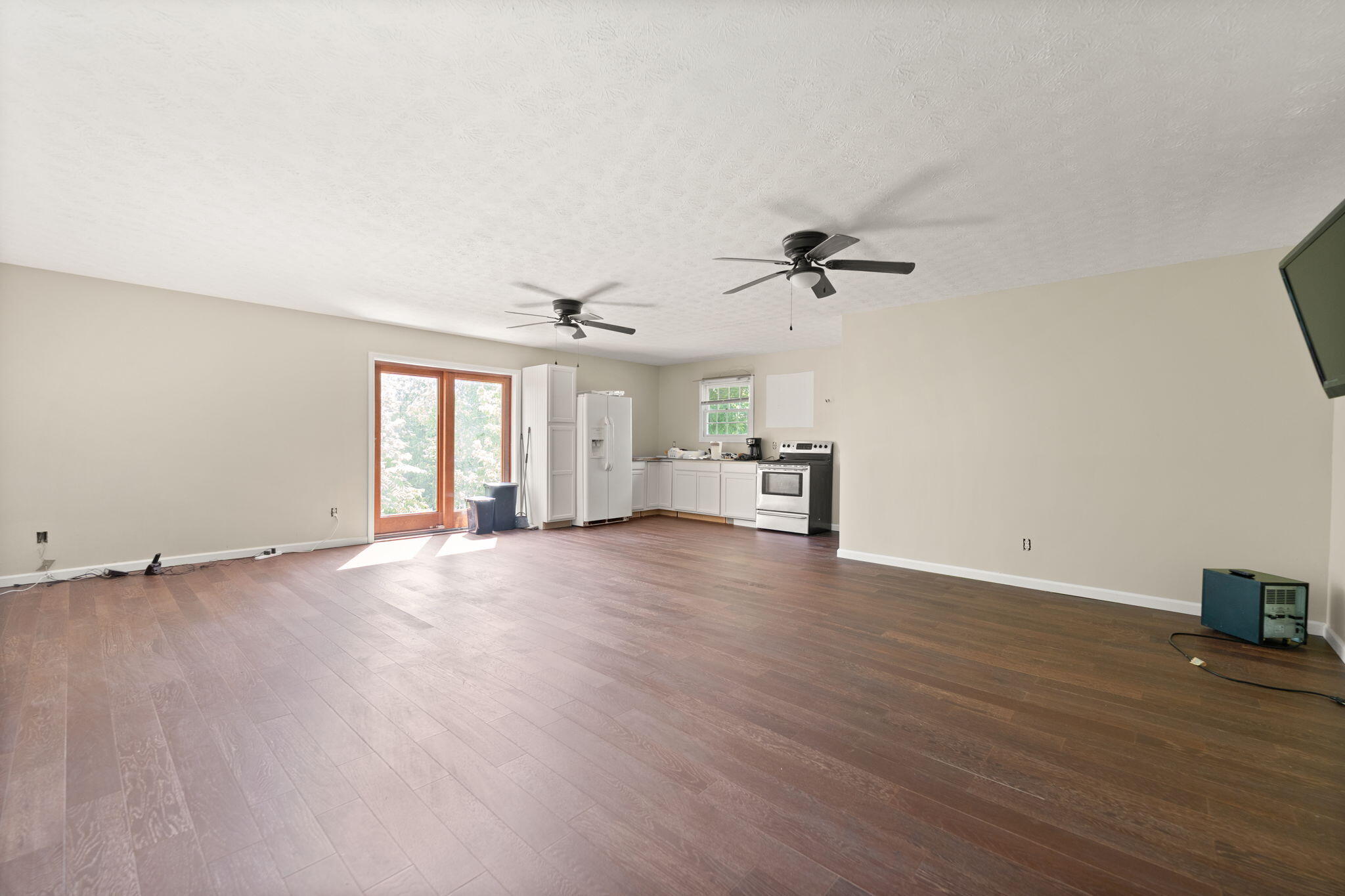 Somerset, Kentucky, 42503, United States, 4 Bedrooms Bedrooms, ,5 BathroomsBathrooms,Residential,Active,2052049