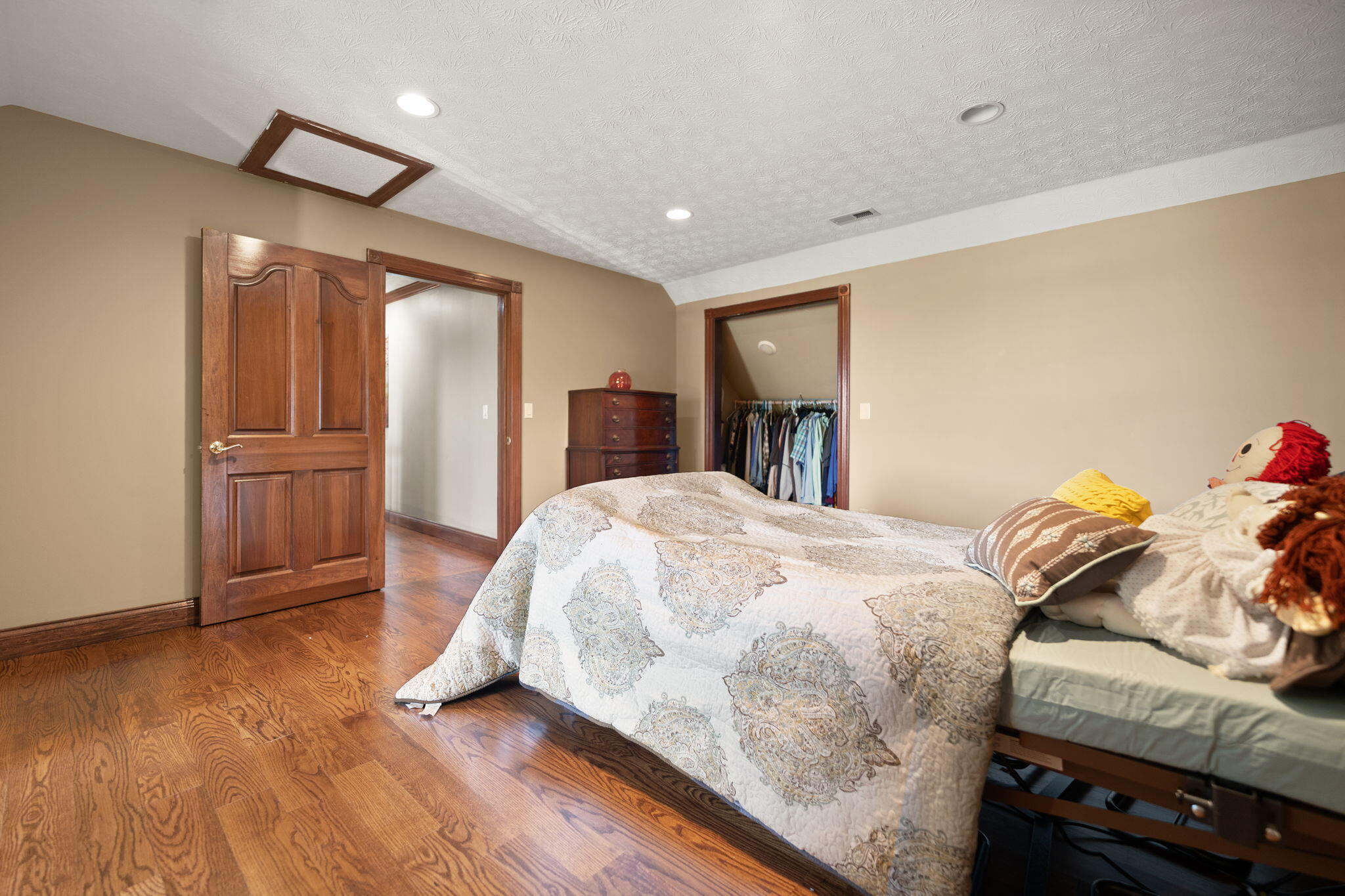 Somerset, Kentucky, 42503, United States, 4 Bedrooms Bedrooms, ,5 BathroomsBathrooms,Residential,Active,2052049