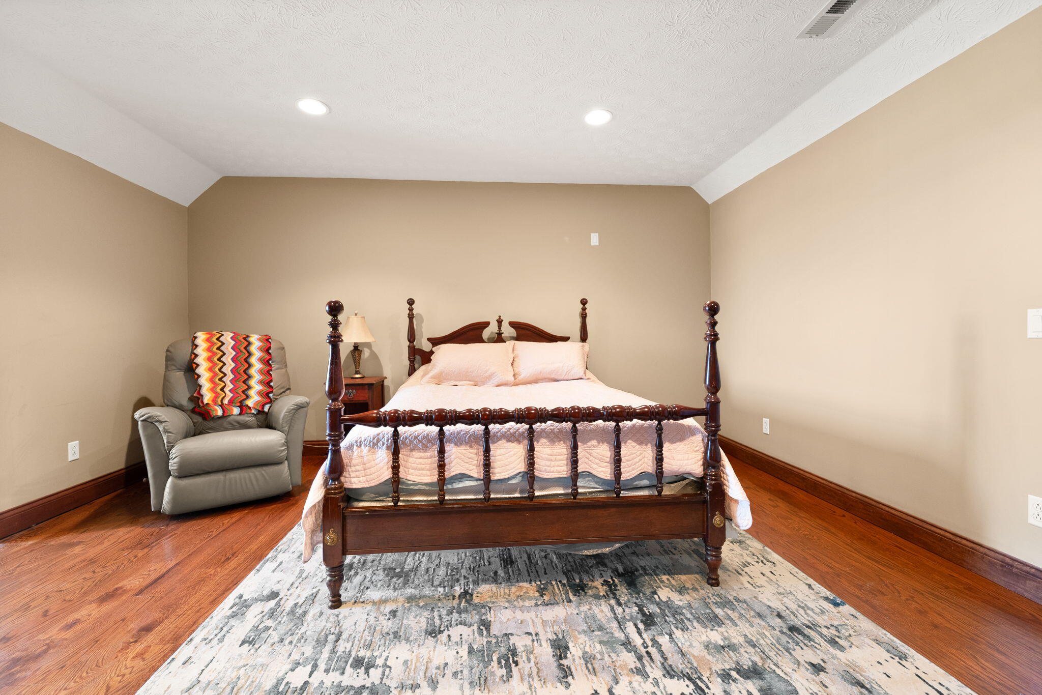 Somerset, Kentucky, 42503, United States, 4 Bedrooms Bedrooms, ,5 BathroomsBathrooms,Residential,Active,2052049