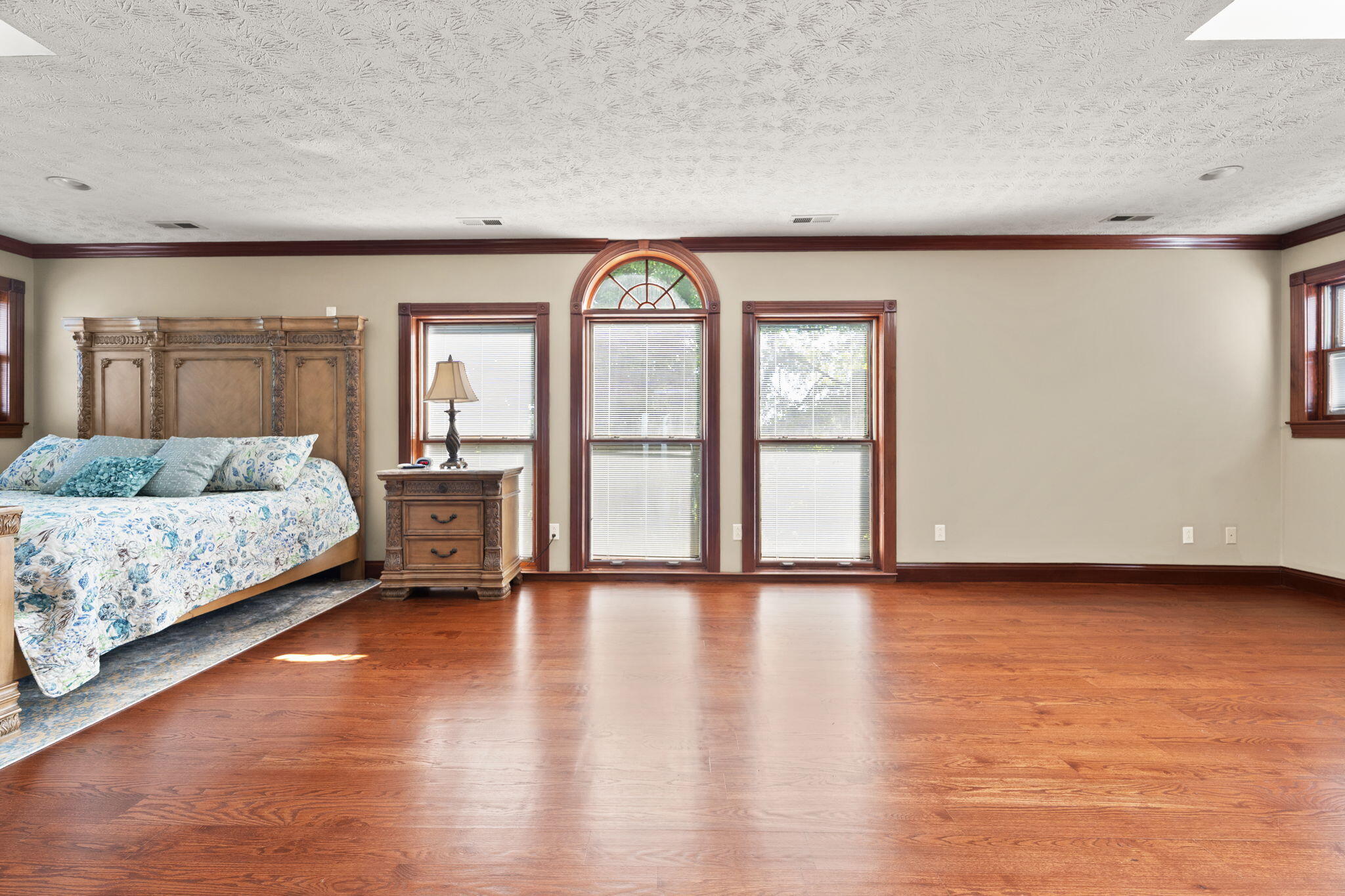 Somerset, Kentucky, 42503, United States, 4 Bedrooms Bedrooms, ,5 BathroomsBathrooms,Residential,Active,2052049