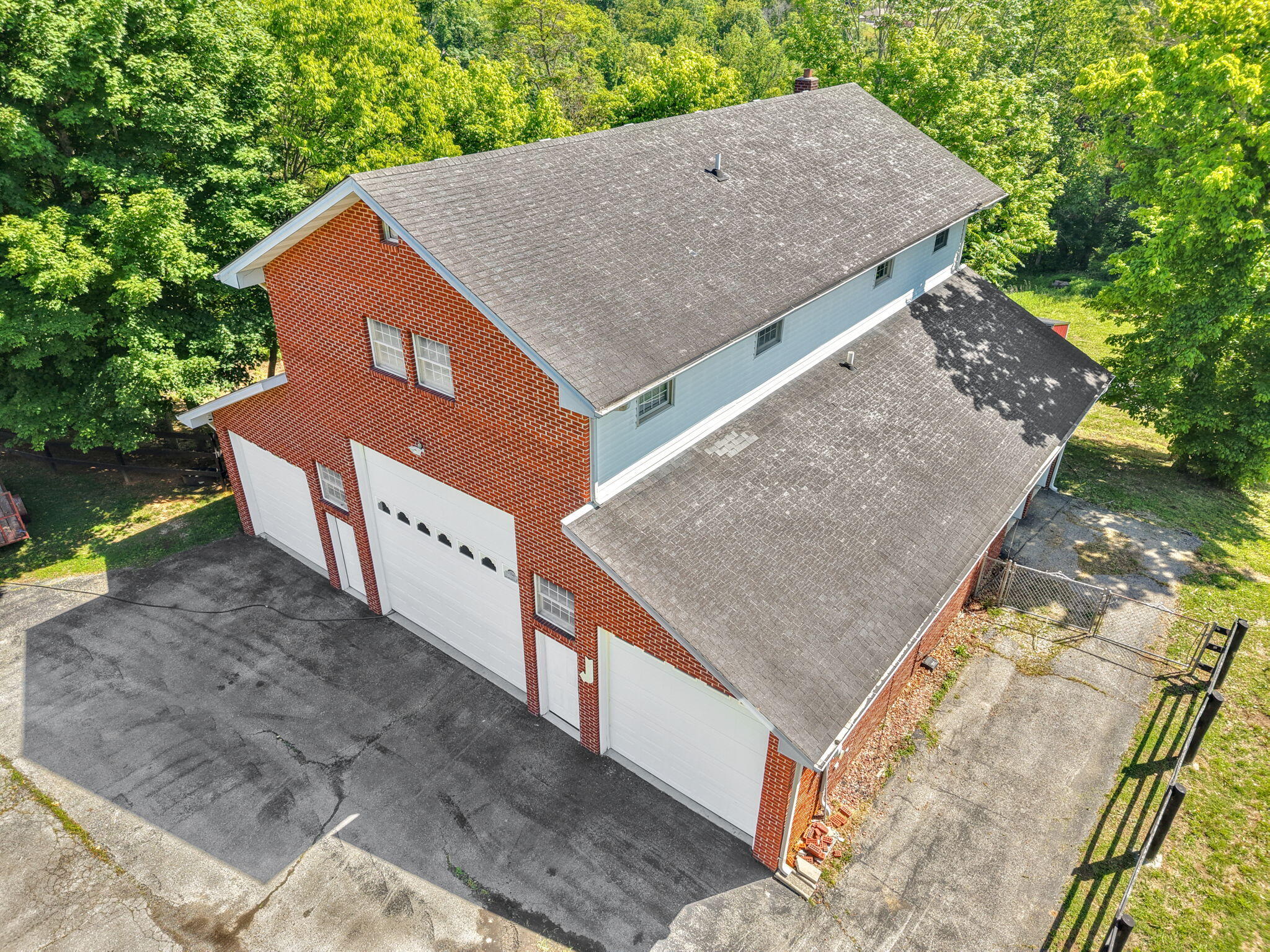 Somerset, Kentucky, 42503, United States, 4 Bedrooms Bedrooms, ,5 BathroomsBathrooms,Residential,Active,2052049
