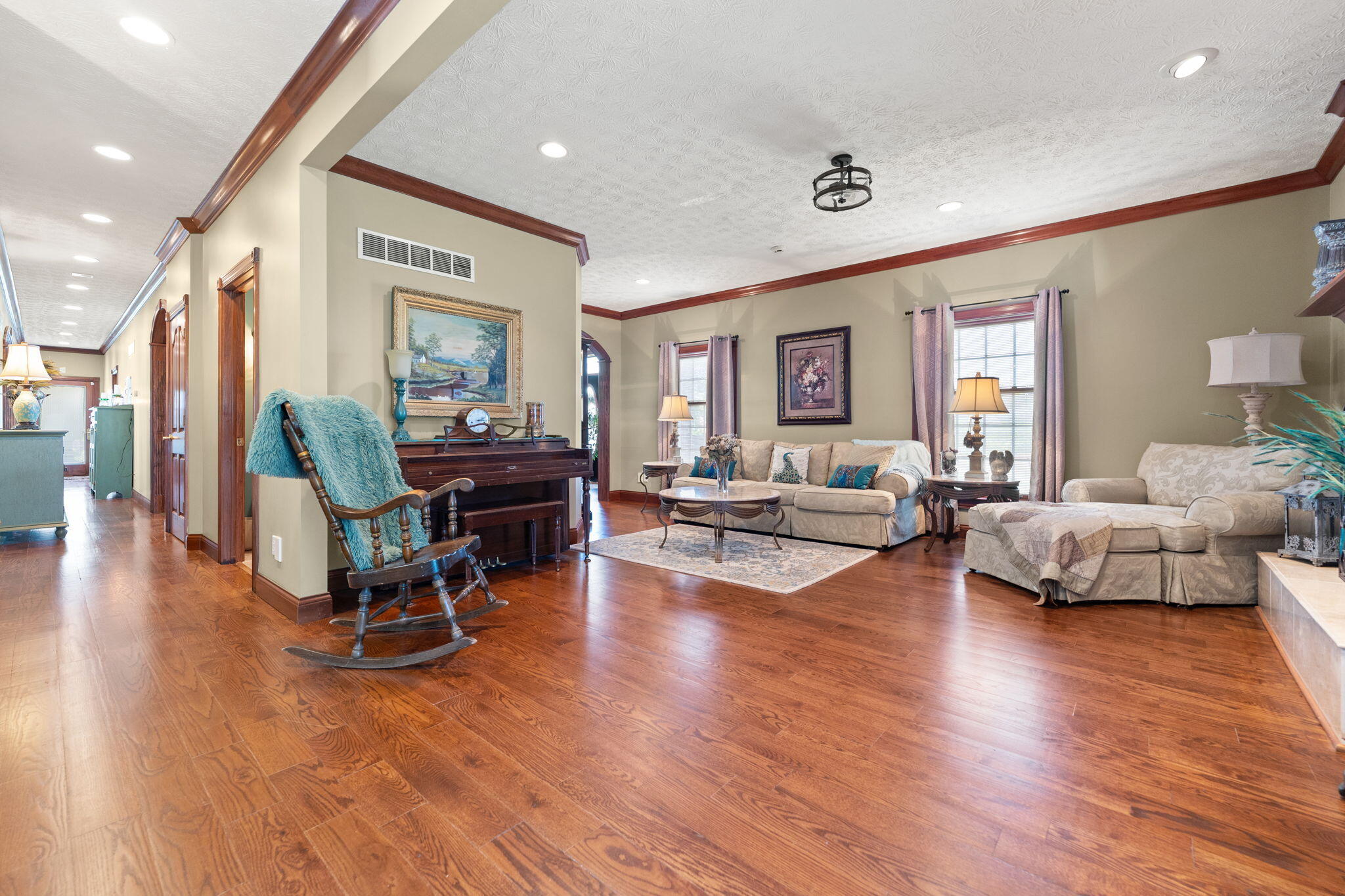 Somerset, Kentucky, 42503, United States, 4 Bedrooms Bedrooms, ,5 BathroomsBathrooms,Residential,Active,2052049