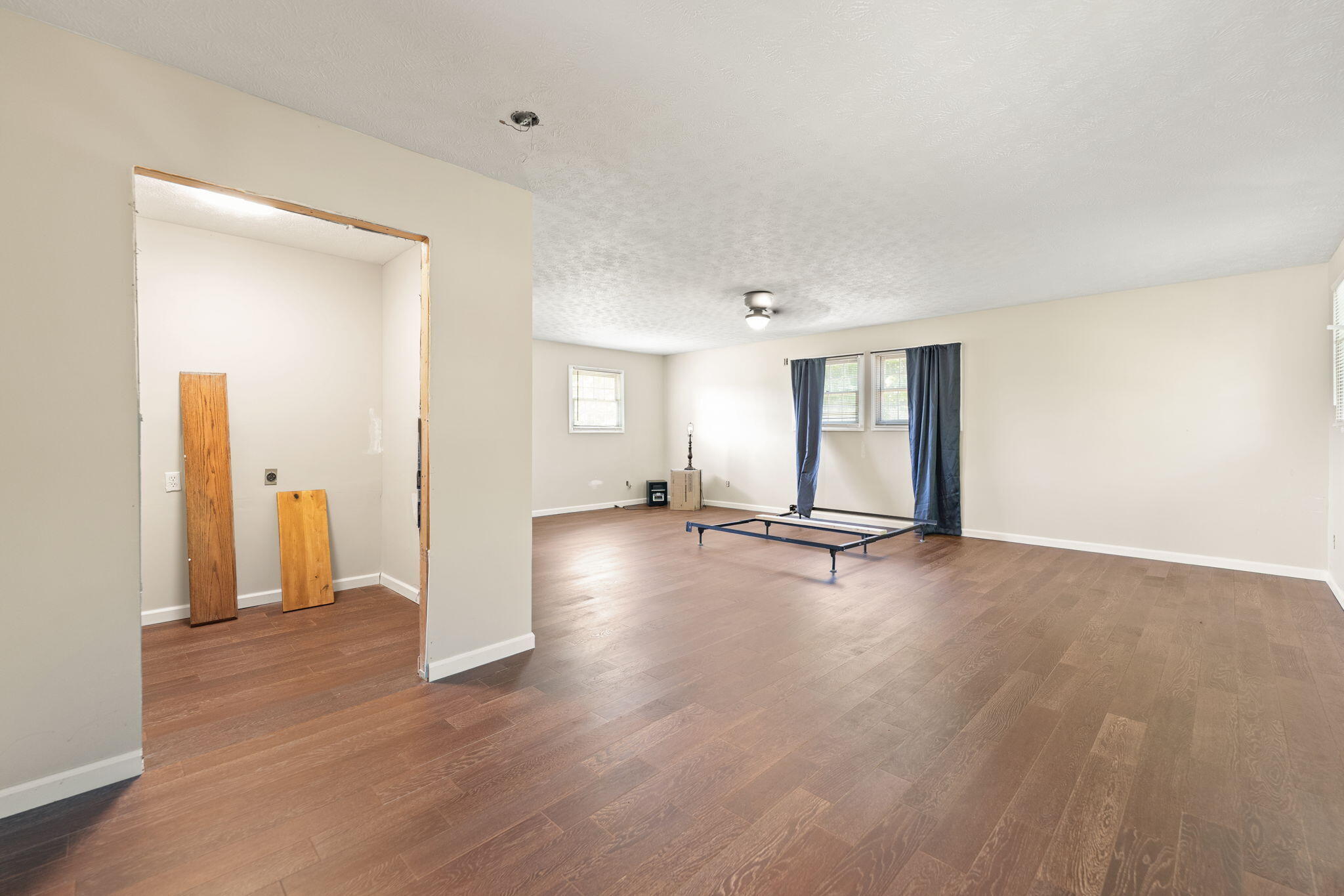 Somerset, Kentucky, 42503, United States, 4 Bedrooms Bedrooms, ,5 BathroomsBathrooms,Residential,Active,2052049