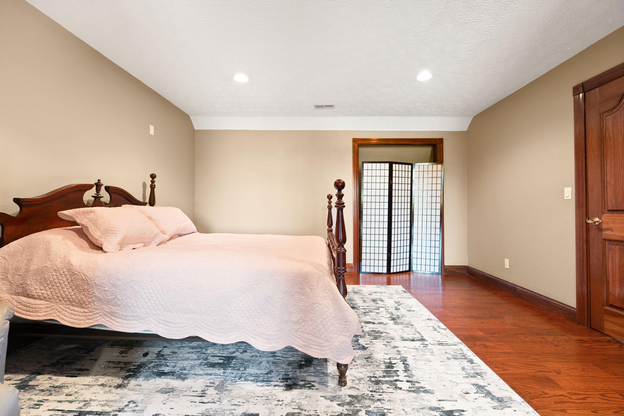 Somerset, Kentucky, 42503, United States, 4 Bedrooms Bedrooms, ,5 BathroomsBathrooms,Residential,Active,2052049