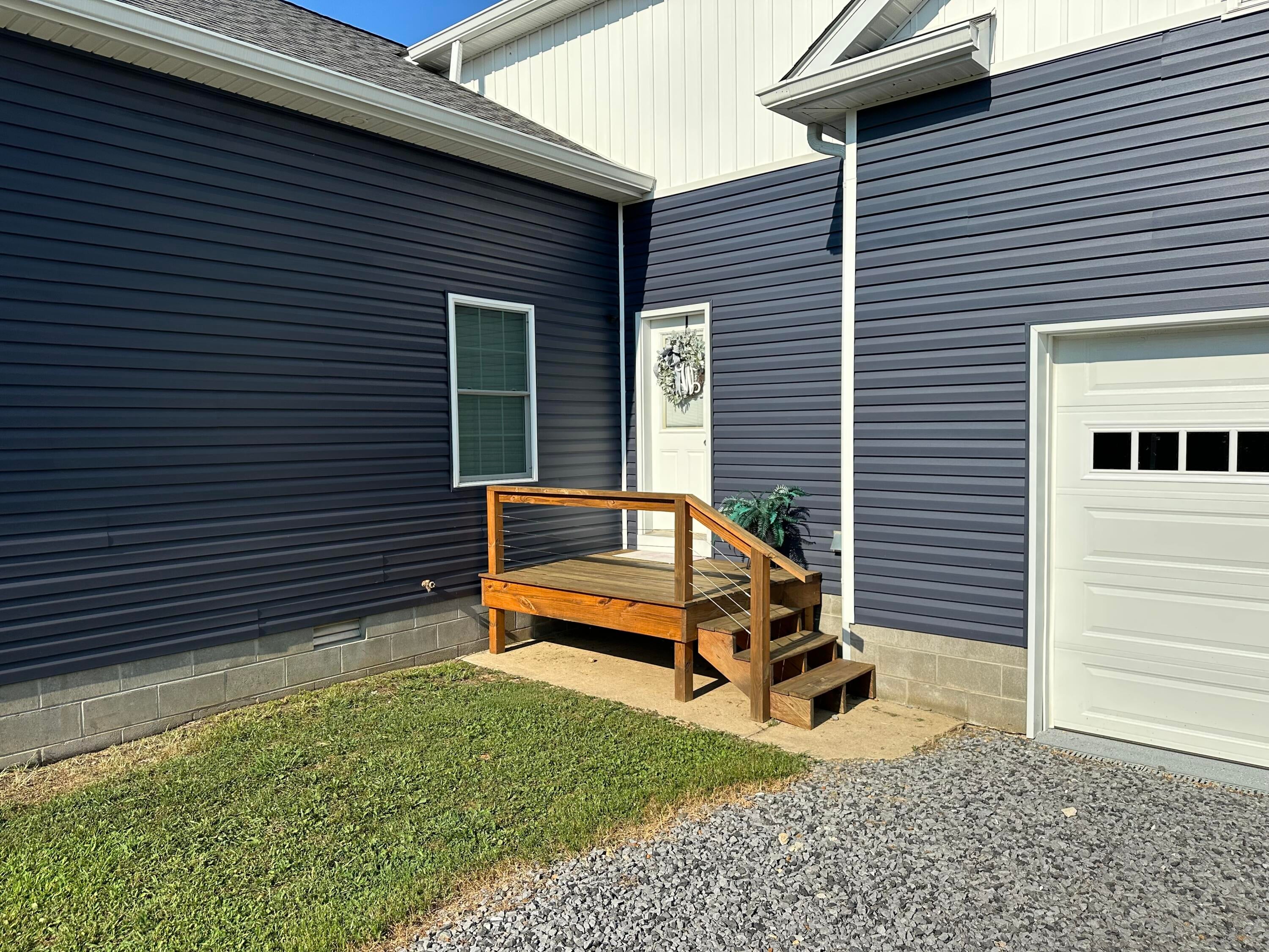 60 Lexington Drive