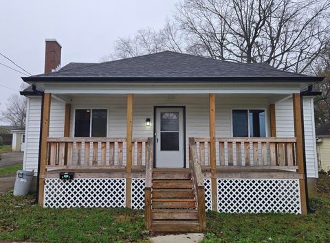 Photo of 126 St Clair Street, Versailles, KY 40383 (MLS # 25506920)