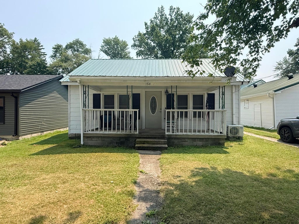 Photo of 154 Washington Street, Stanton, KY 40380 (MLS # 26020551)