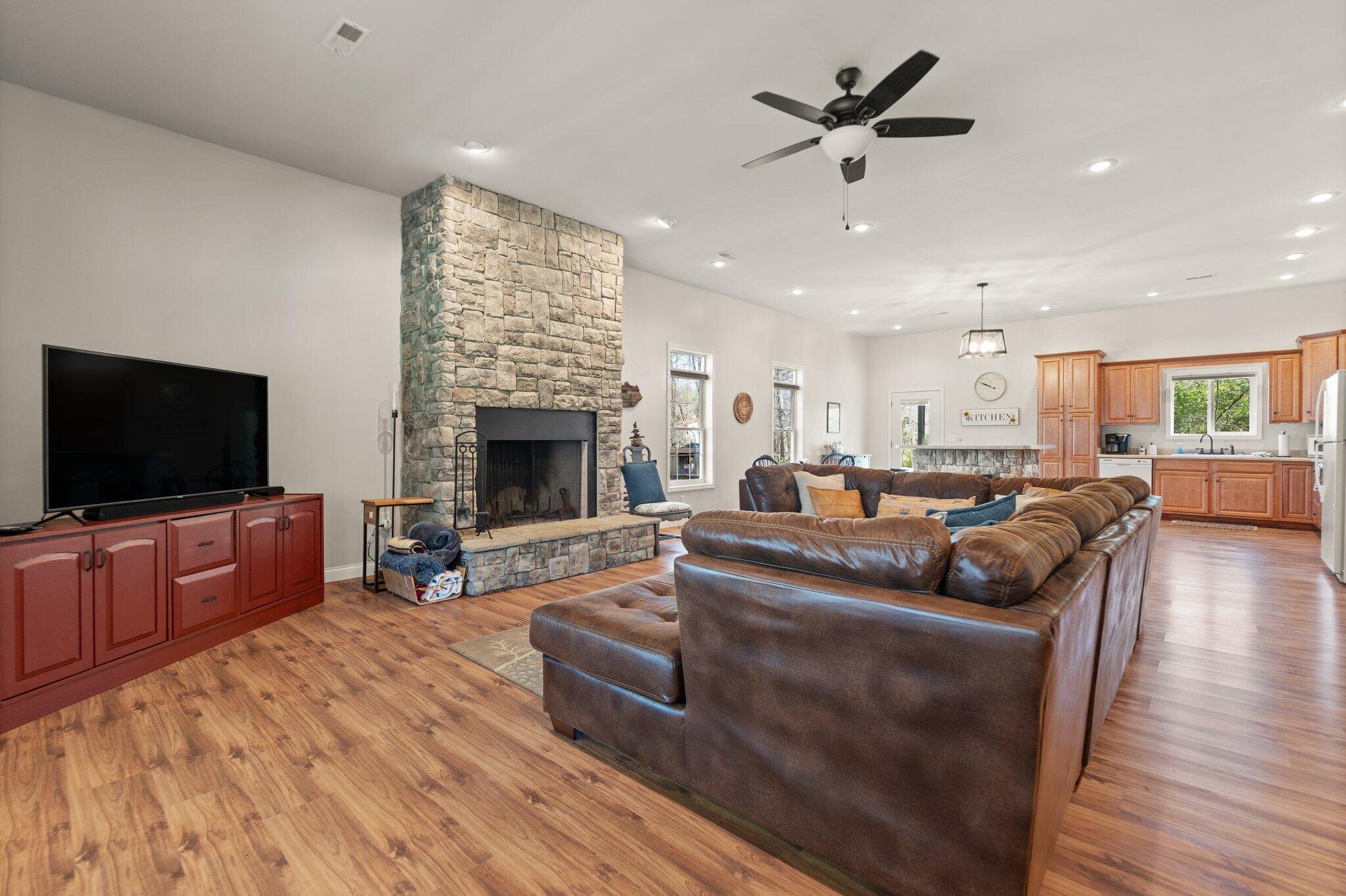 Nancy, Kentucky 42544, United States, 3 Bedrooms Bedrooms, ,2 BathroomsBathrooms,Residential,Active,106744