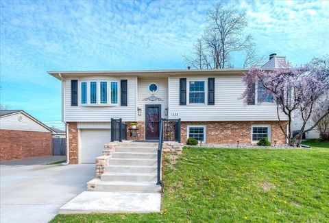 Property photo of 228 Holiday Road, Winchester, KY 40391