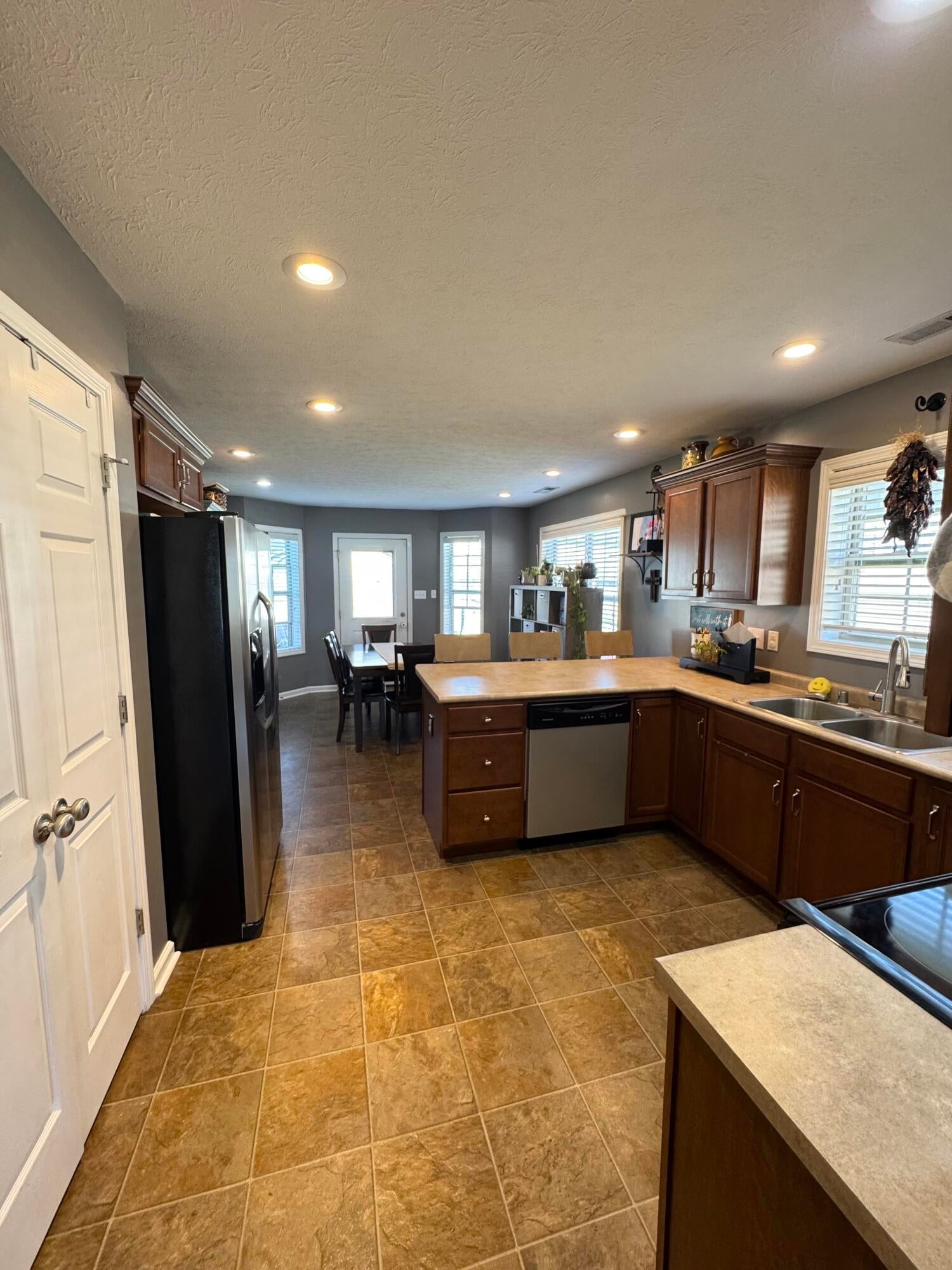102 Saddlebrook Court