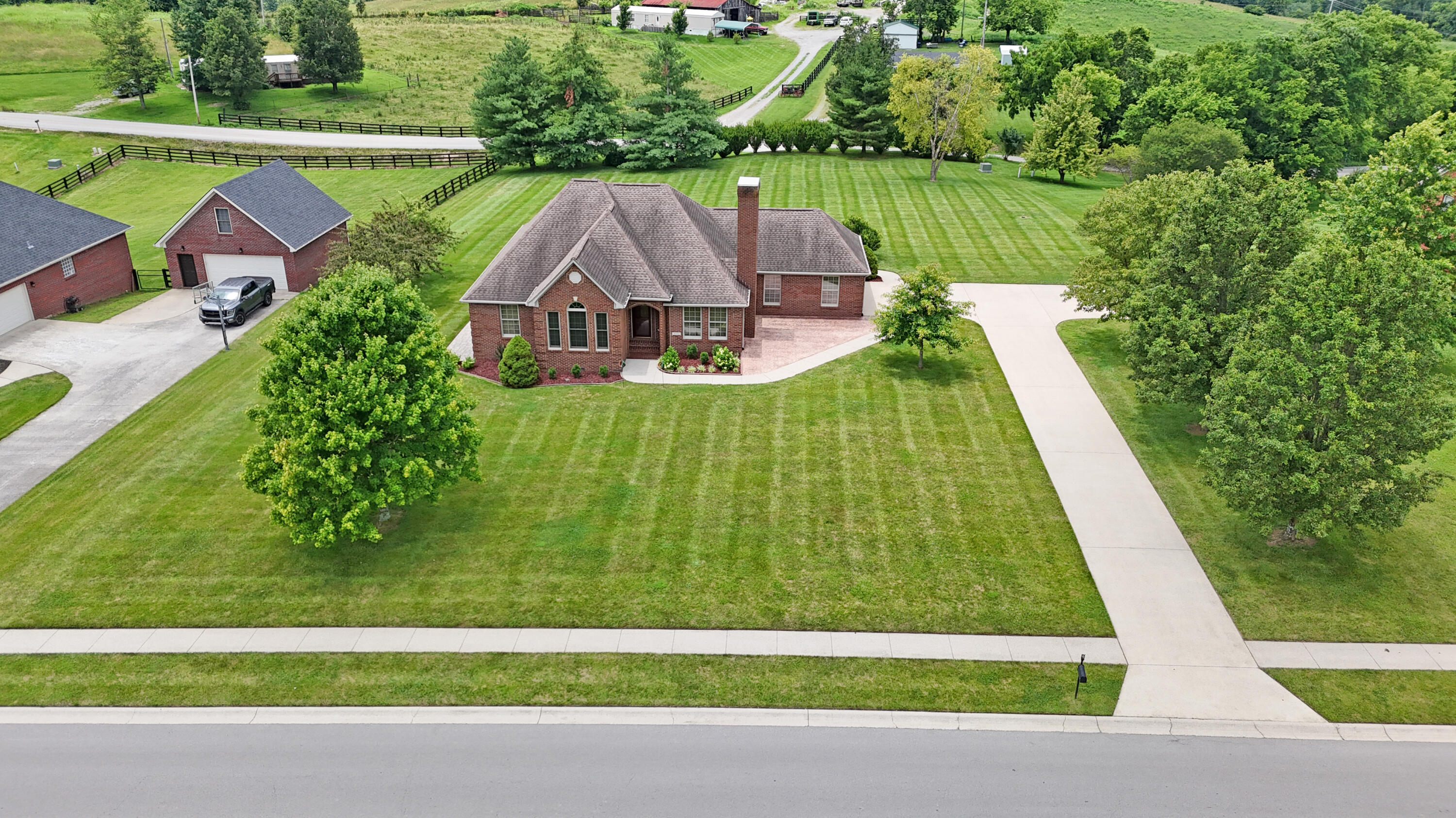 Richmond, Kentucky 40475, United States, 3 Bedrooms Bedrooms, ,2 BathroomsBathrooms,Residential,Active,164143