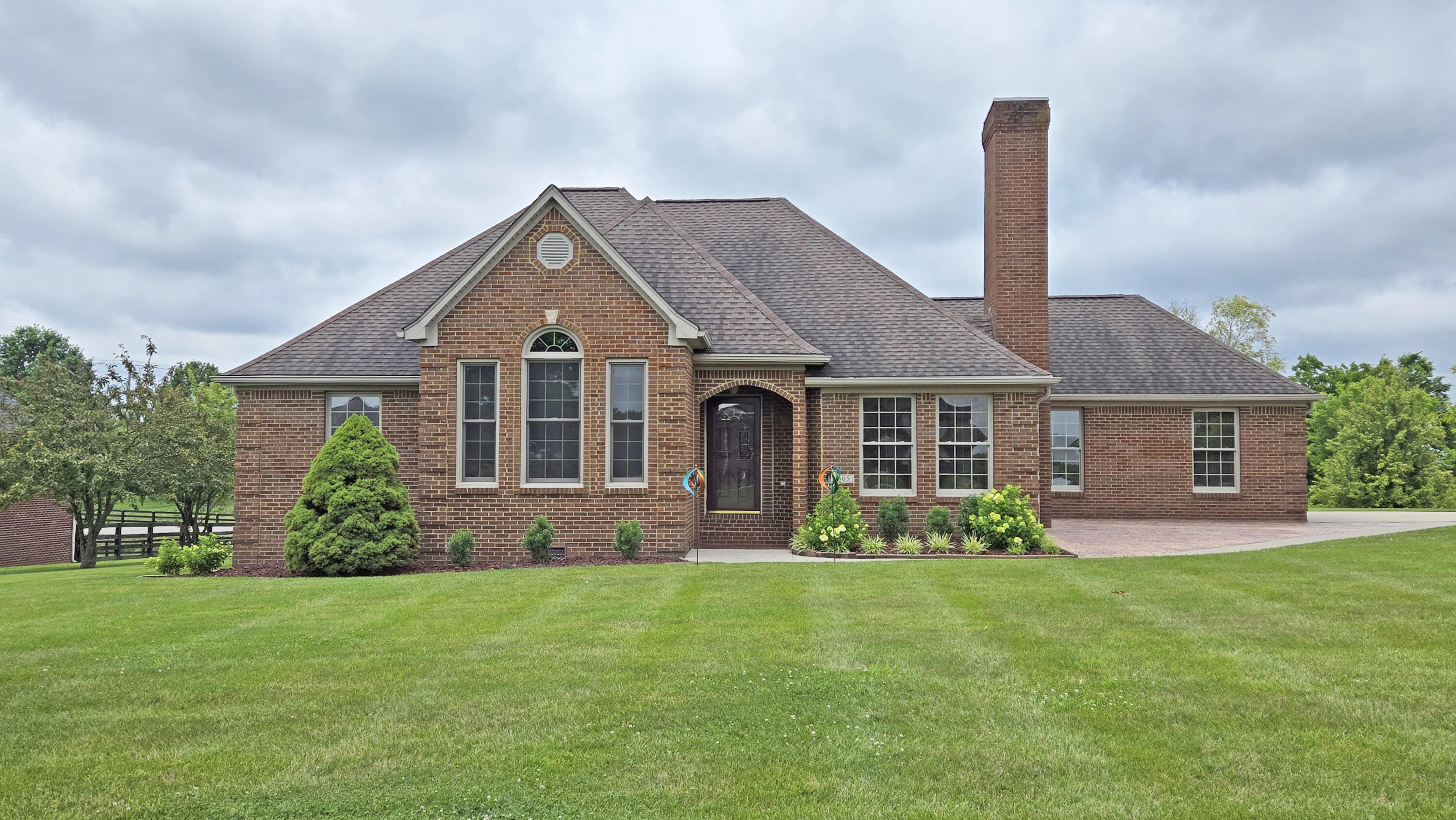 Richmond, Kentucky 40475, United States, 3 Bedrooms Bedrooms, ,2 BathroomsBathrooms,Residential,Active,164143