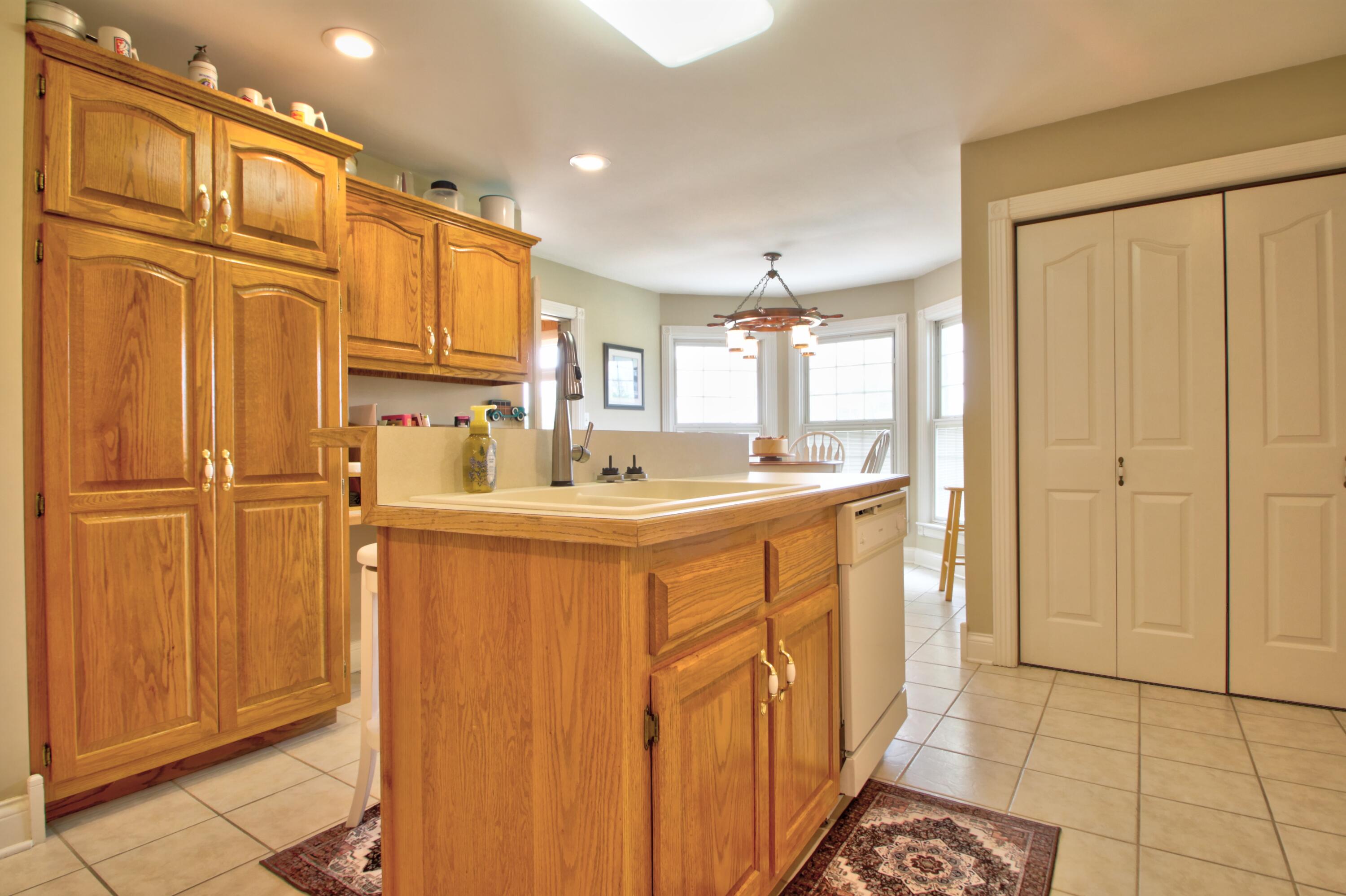 Richmond, Kentucky 40475, United States, 3 Bedrooms Bedrooms, ,2 BathroomsBathrooms,Residential,Active,164143