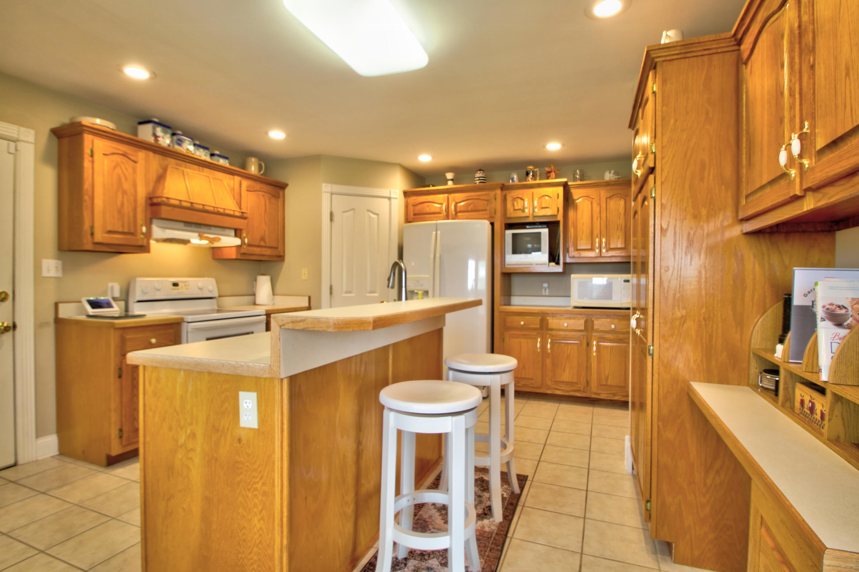 Richmond, Kentucky 40475, United States, 3 Bedrooms Bedrooms, ,2 BathroomsBathrooms,Residential,Active,164143