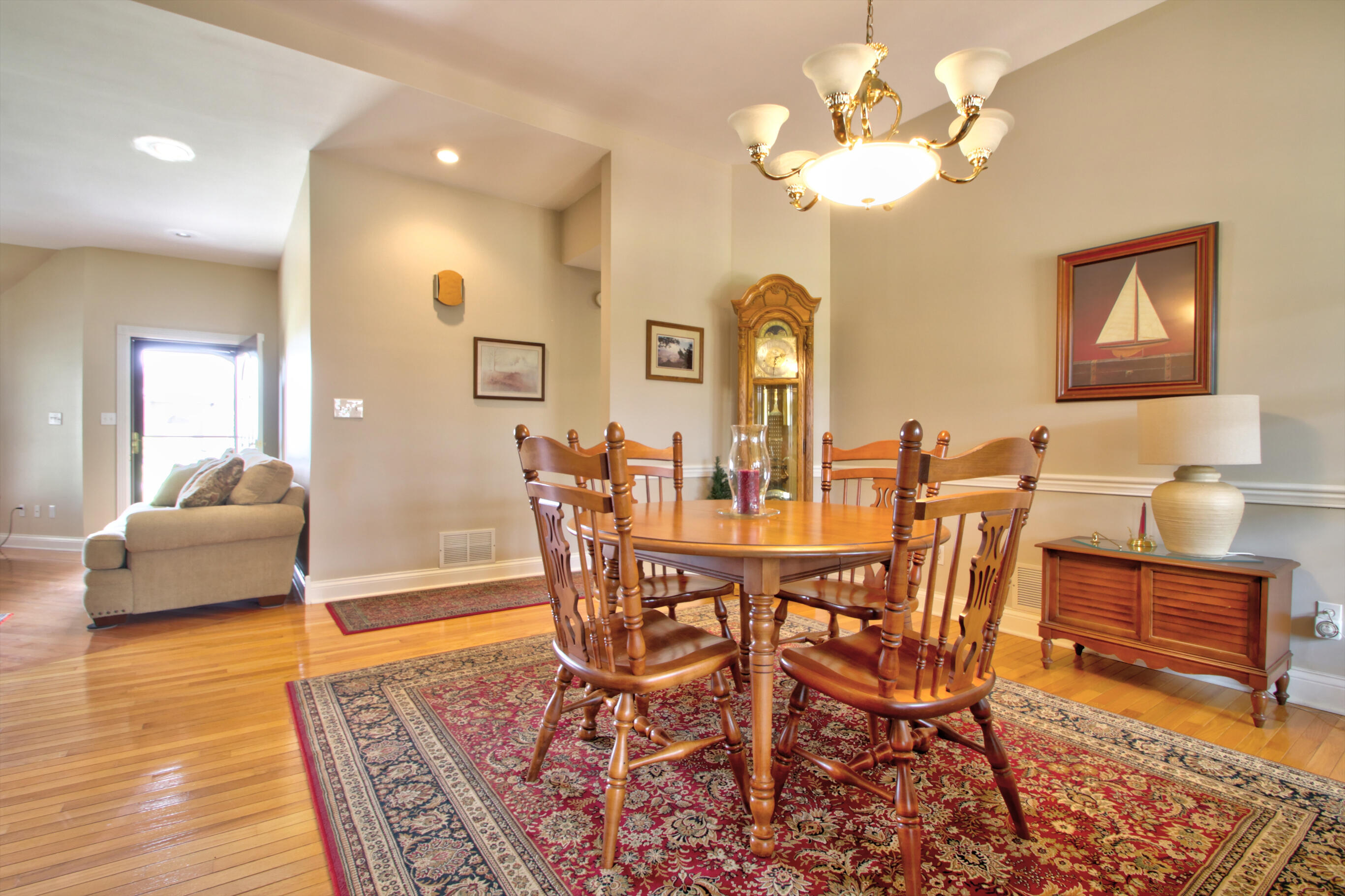 Richmond, Kentucky 40475, United States, 3 Bedrooms Bedrooms, ,2 BathroomsBathrooms,Residential,Active,164143