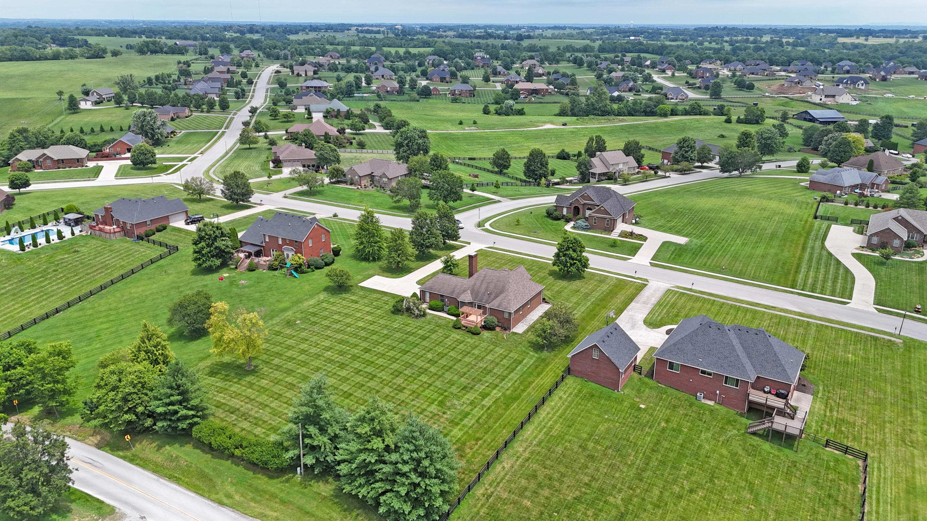 Richmond, Kentucky 40475, United States, 3 Bedrooms Bedrooms, ,2 BathroomsBathrooms,Residential,Active,164143