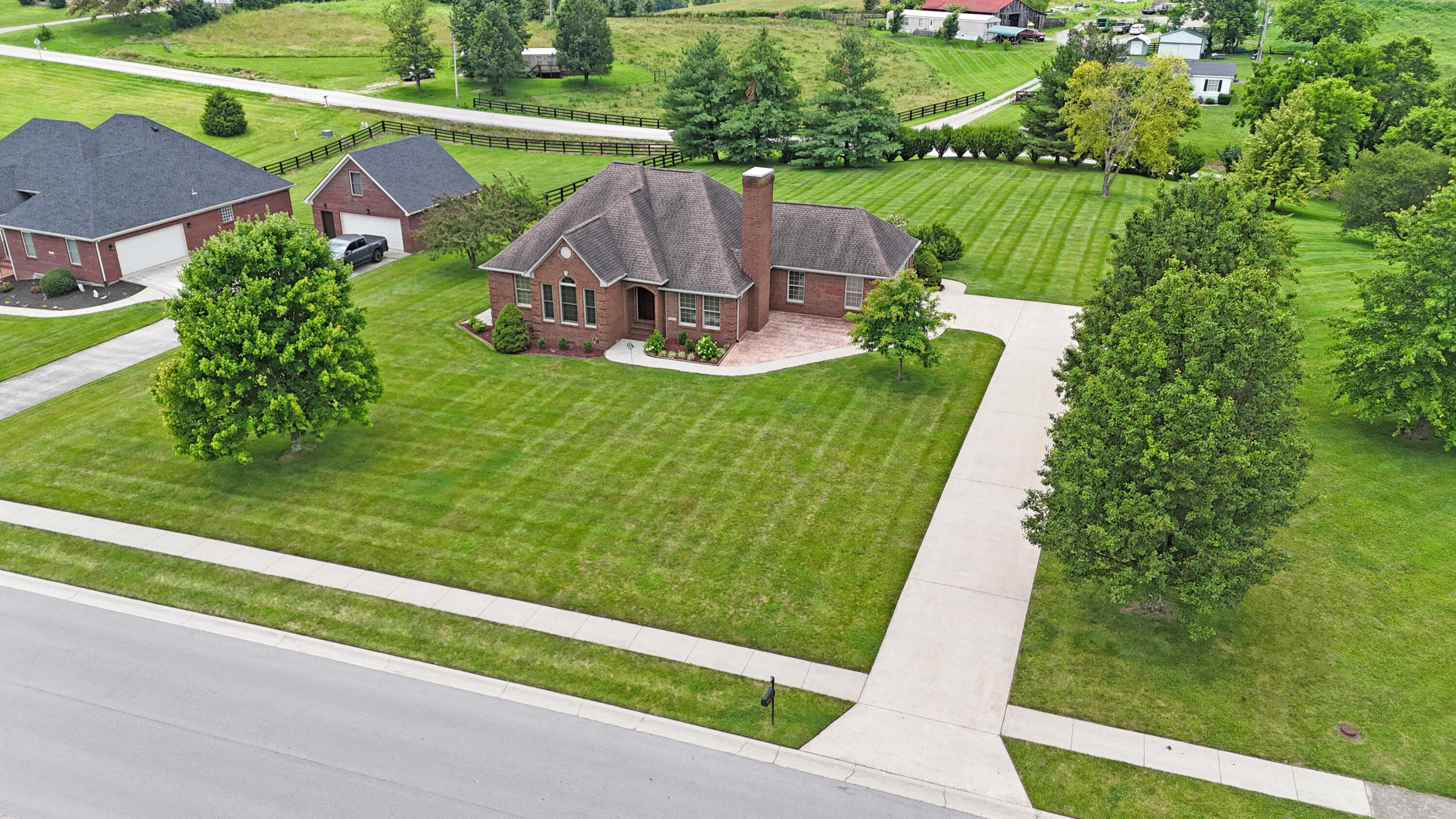 Richmond, Kentucky 40475, United States, 3 Bedrooms Bedrooms, ,2 BathroomsBathrooms,Residential,Active,164143