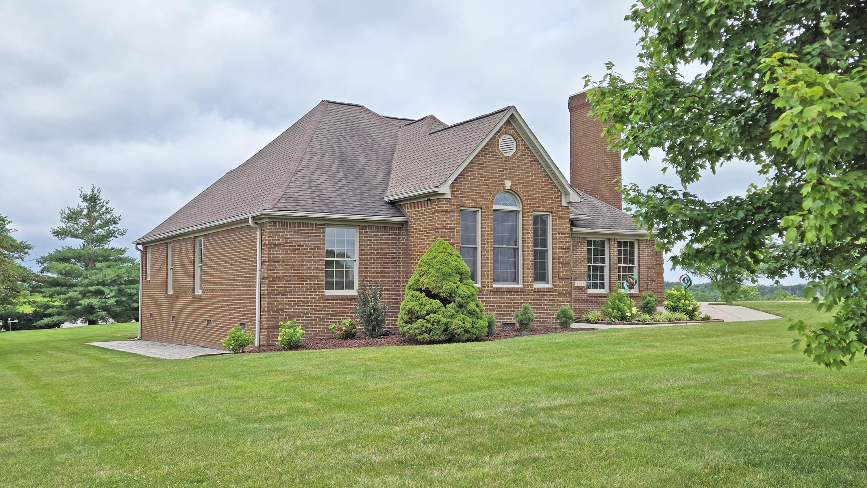 Richmond, Kentucky 40475, United States, 3 Bedrooms Bedrooms, ,2 BathroomsBathrooms,Residential,Active,164143