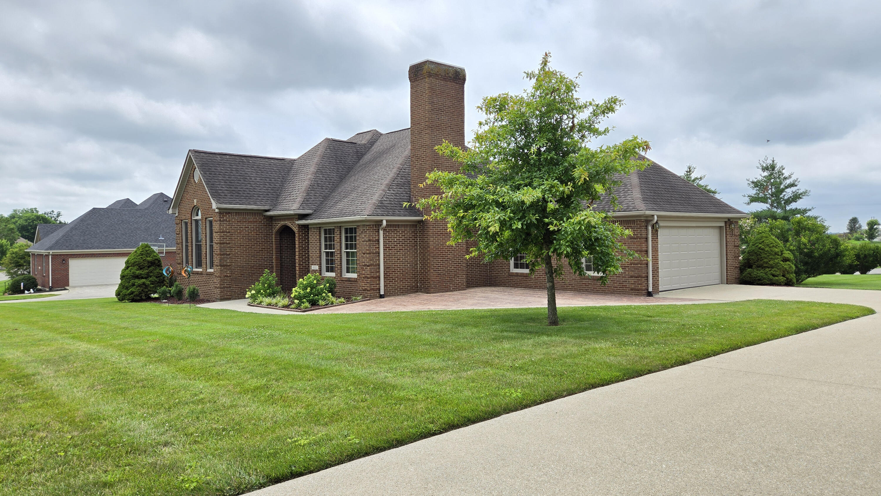 Richmond, Kentucky 40475, United States, 3 Bedrooms Bedrooms, ,2 BathroomsBathrooms,Residential,Active,164143