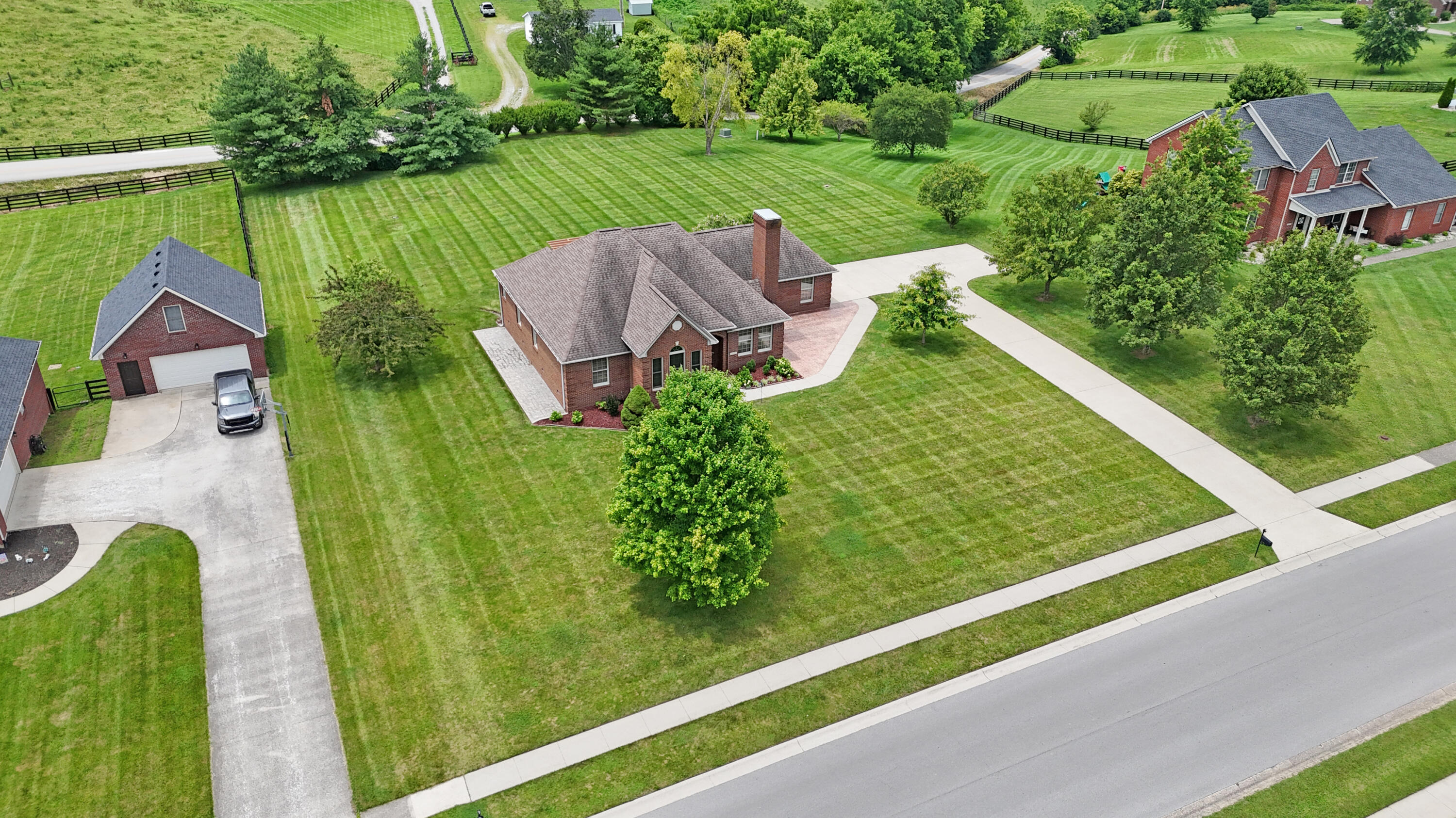 Richmond, Kentucky 40475, United States, 3 Bedrooms Bedrooms, ,2 BathroomsBathrooms,Residential,Active,164143