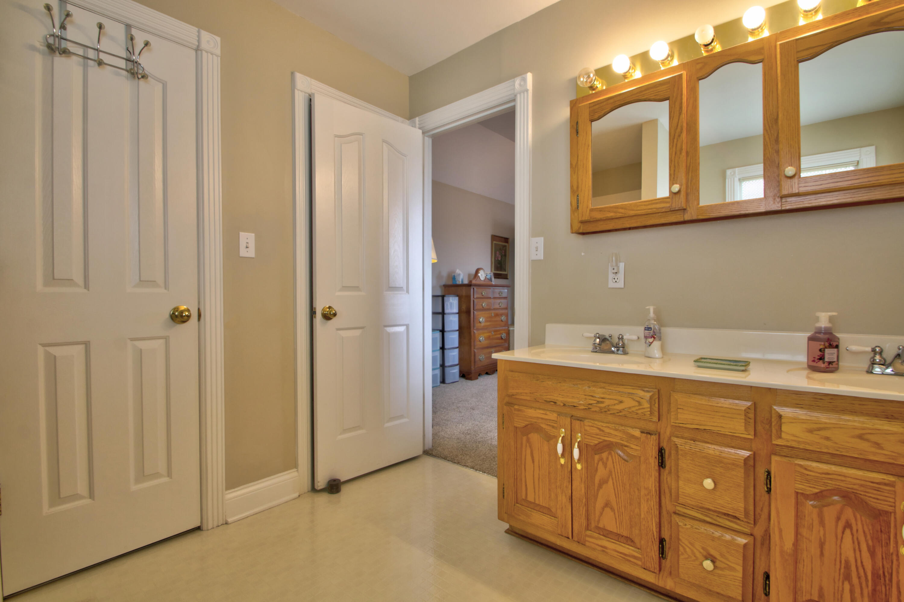 Richmond, Kentucky 40475, United States, 3 Bedrooms Bedrooms, ,2 BathroomsBathrooms,Residential,Active,164143