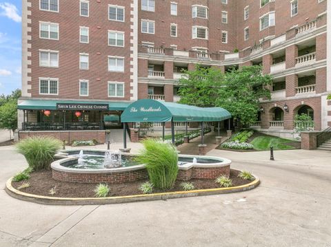 Property photo of 111 Woodland Avenue 302, Lexington, KY 40502