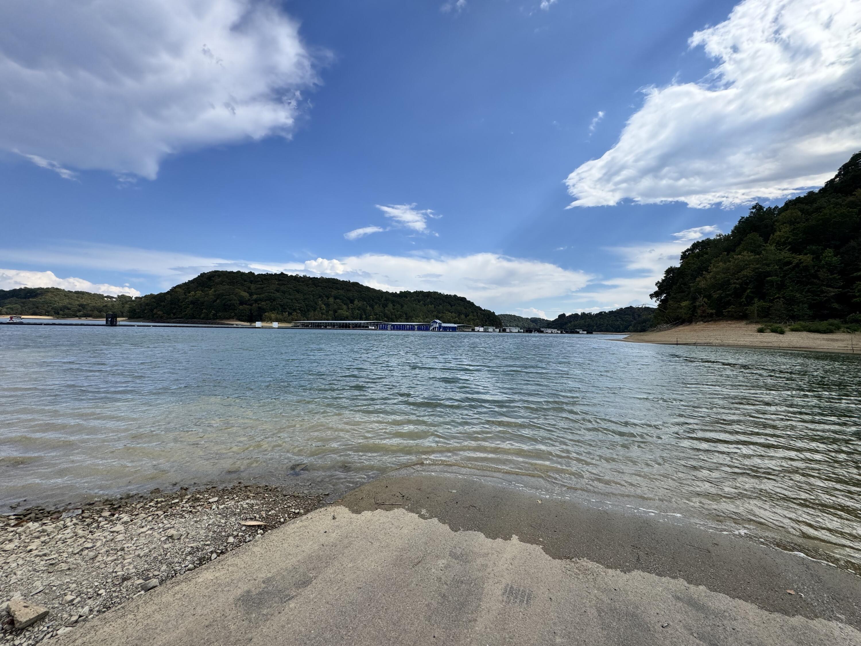 Russell Springs, Kentucky 42642, United States, 3 Bedrooms Bedrooms, ,3 BathroomsBathrooms,Residential,Active,204837