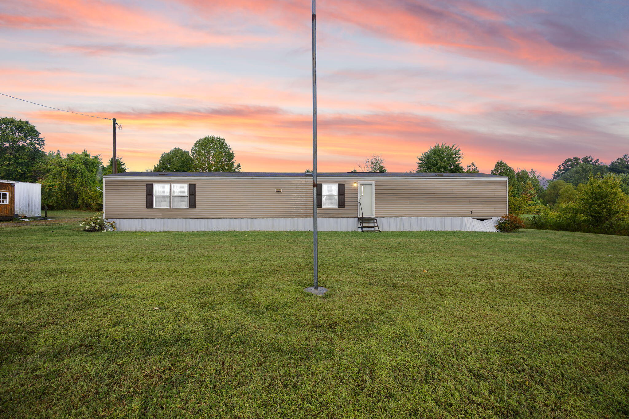 Russell Springs, Kentucky 42642, United States, 3 Bedrooms Bedrooms, ,3 BathroomsBathrooms,Residential,Active,204837