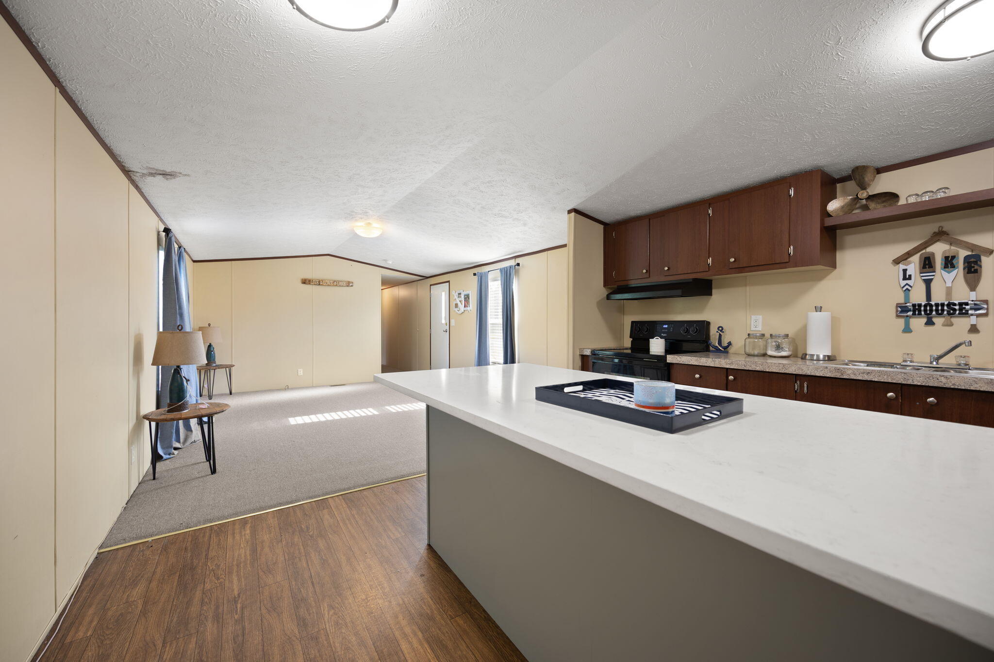 Russell Springs, Kentucky 42642, United States, 3 Bedrooms Bedrooms, ,3 BathroomsBathrooms,Residential,Active,204837