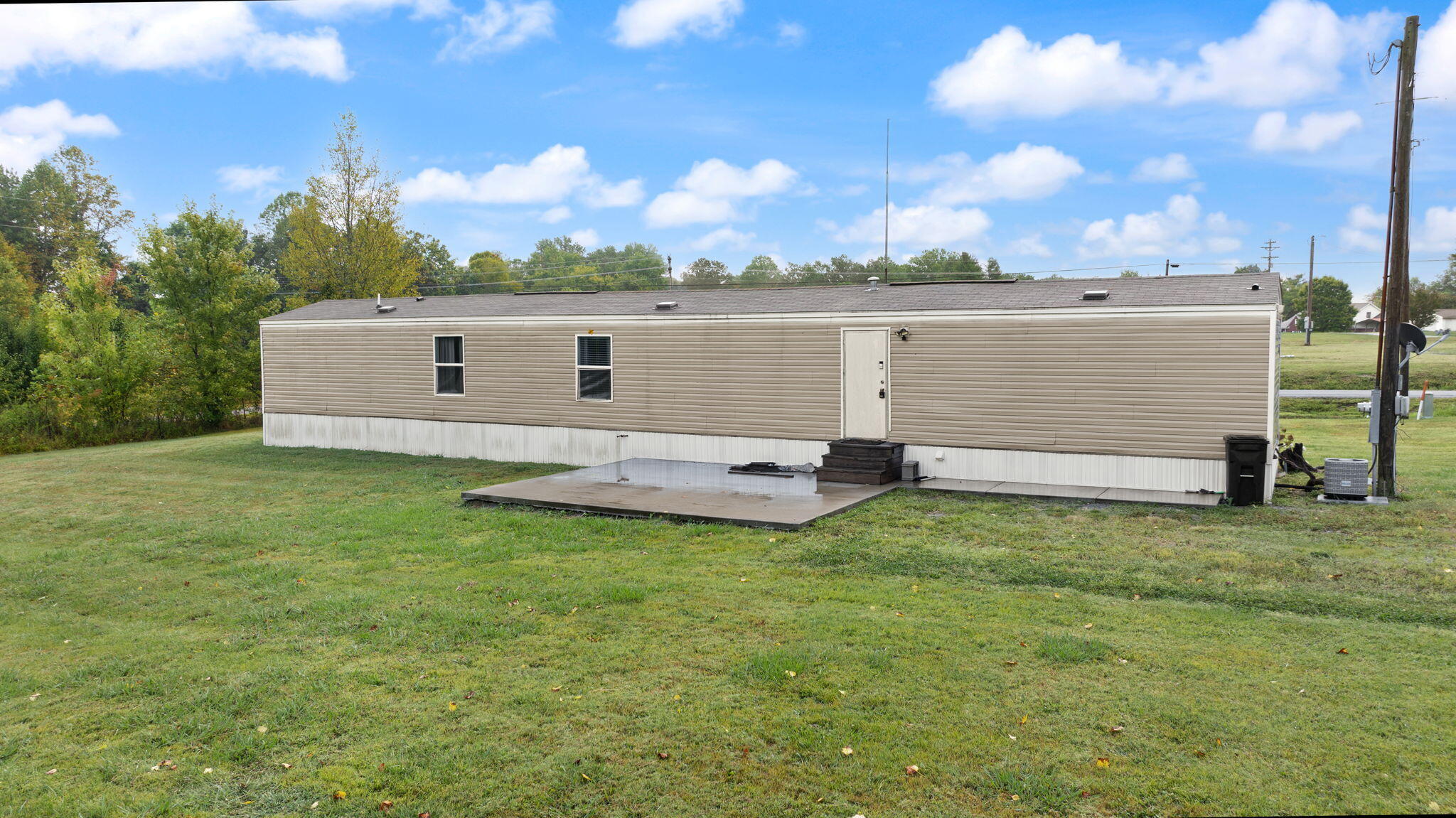 Russell Springs, Kentucky 42642, United States, 3 Bedrooms Bedrooms, ,3 BathroomsBathrooms,Residential,Active,204837